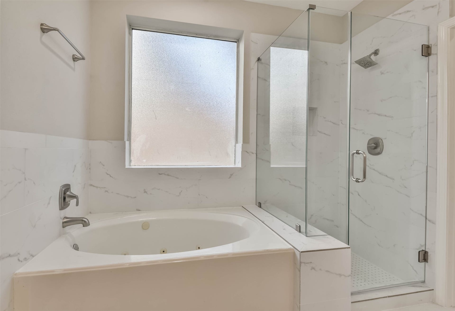 15 Shinyrock Place, The Woodlands, TX 77381 15 Shinyrock Place, The Woodlands, TX 77381