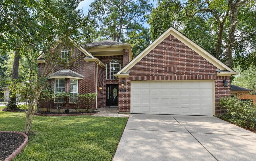 Property photo for 15 Shinyrock Place, The Woodlands, TX