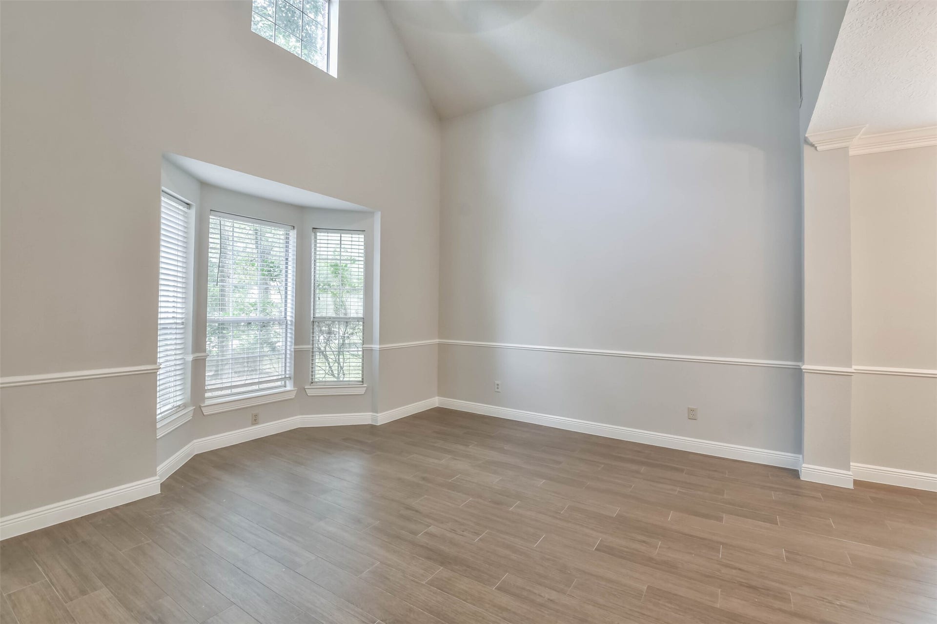 15 Shinyrock Place, The Woodlands, TX 77381 15 Shinyrock Place, The Woodlands, TX 77381