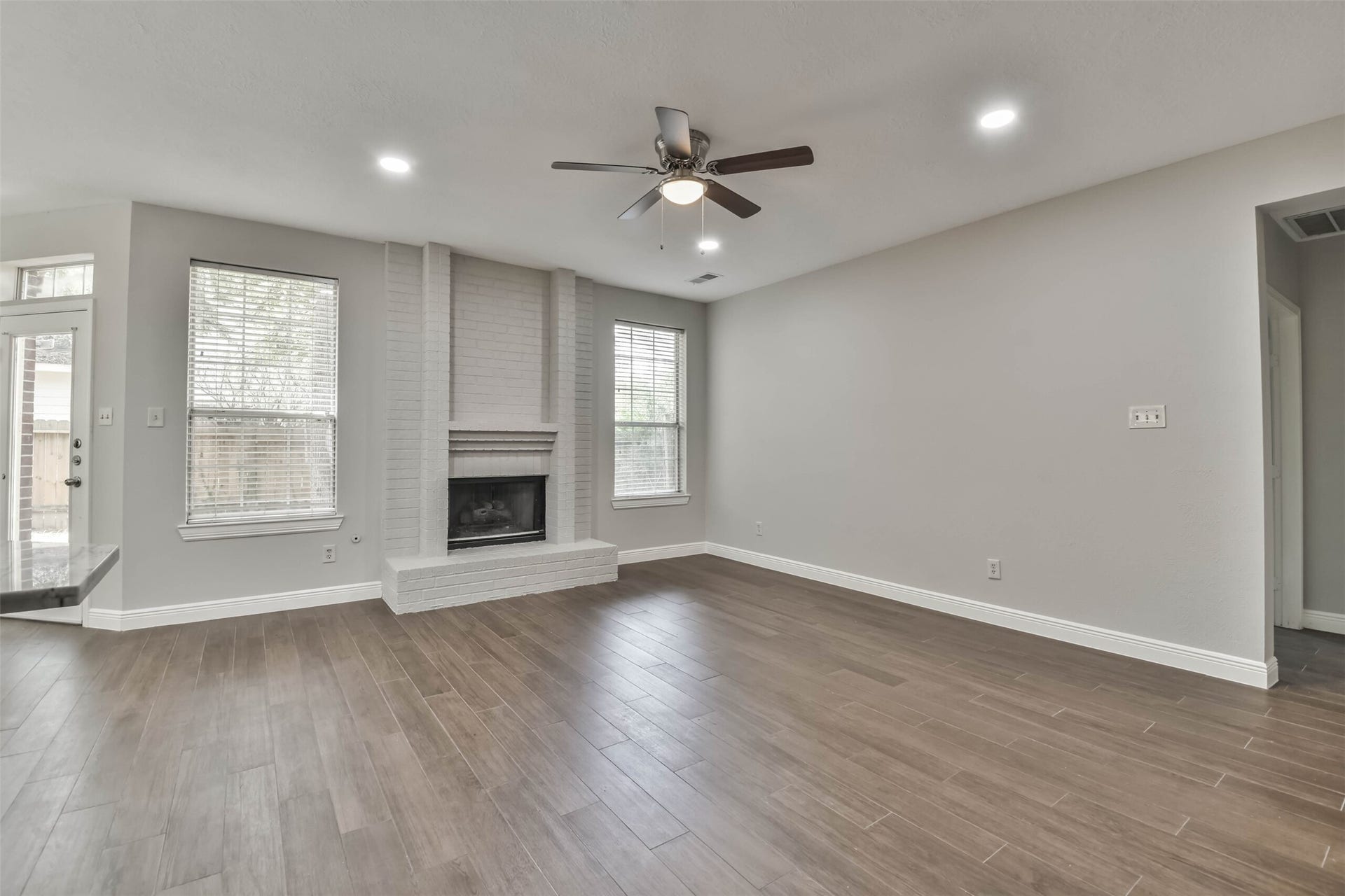 15 Shinyrock Place, The Woodlands, TX 77381 15 Shinyrock Place, The Woodlands, TX 77381