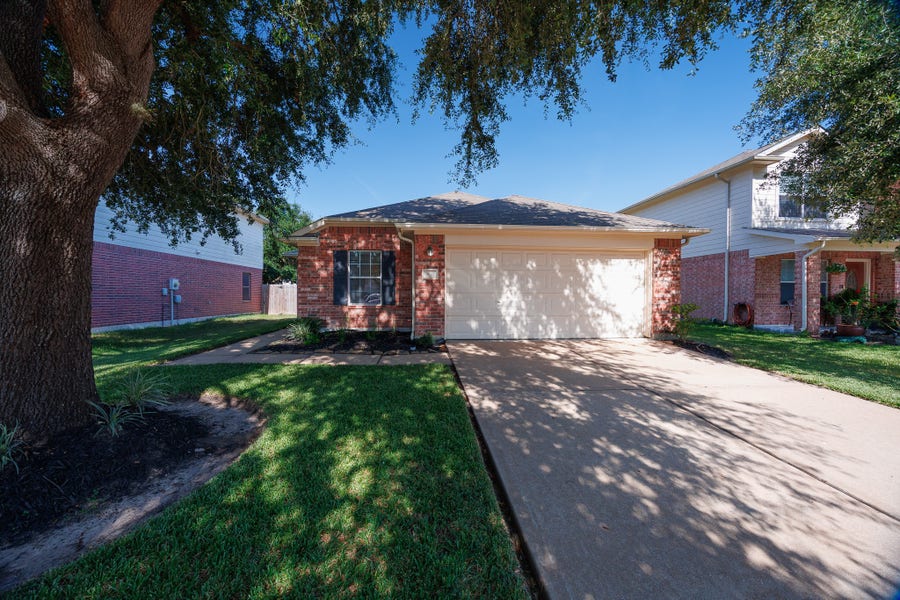 Property photo for 6622 Stonecross Creek Lane, Katy, TX