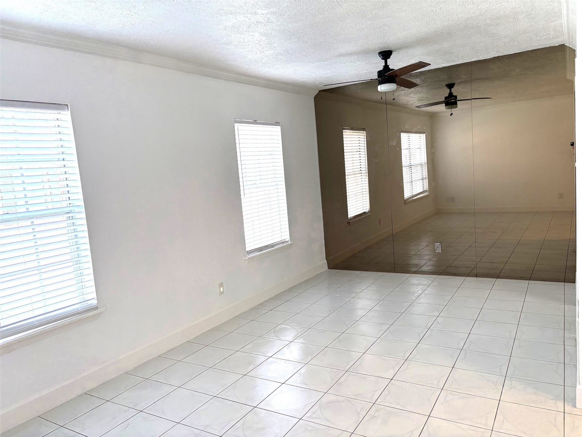 2824 Briarhurst Drive, #7, Houston, TX 77057 2824 Briarhurst Drive, #7, Houston, TX 77057