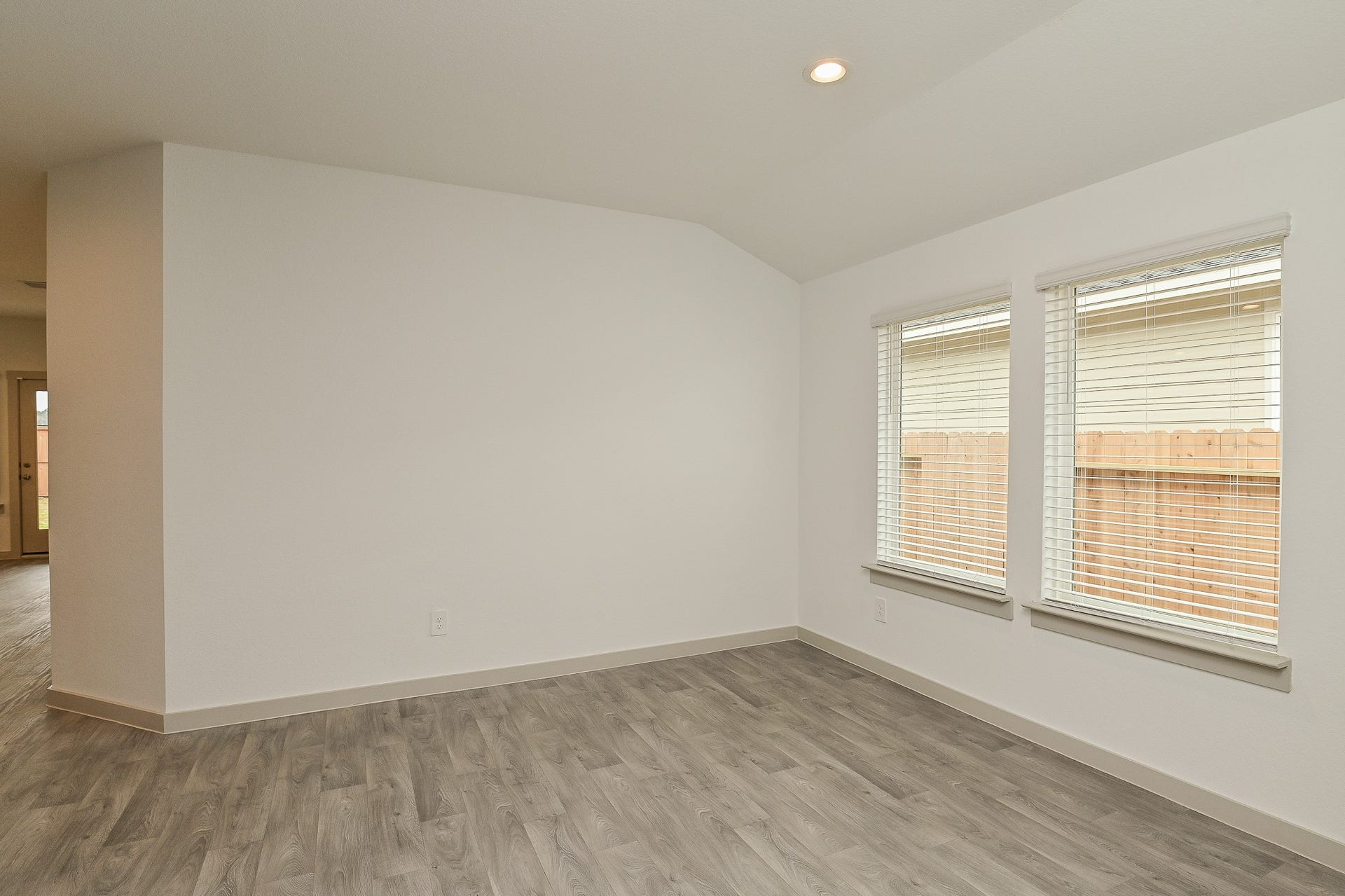 Dining area area adjacent to the kitchen