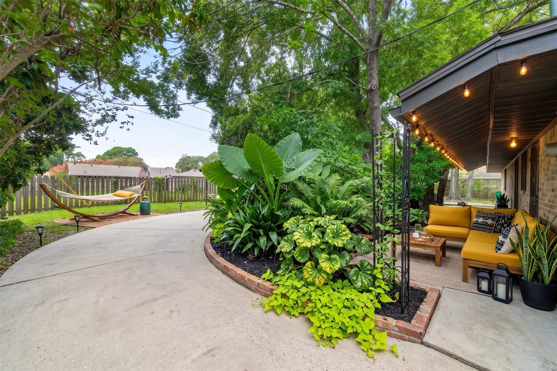 Virtually enhanced backyard idea when coming into your gate.