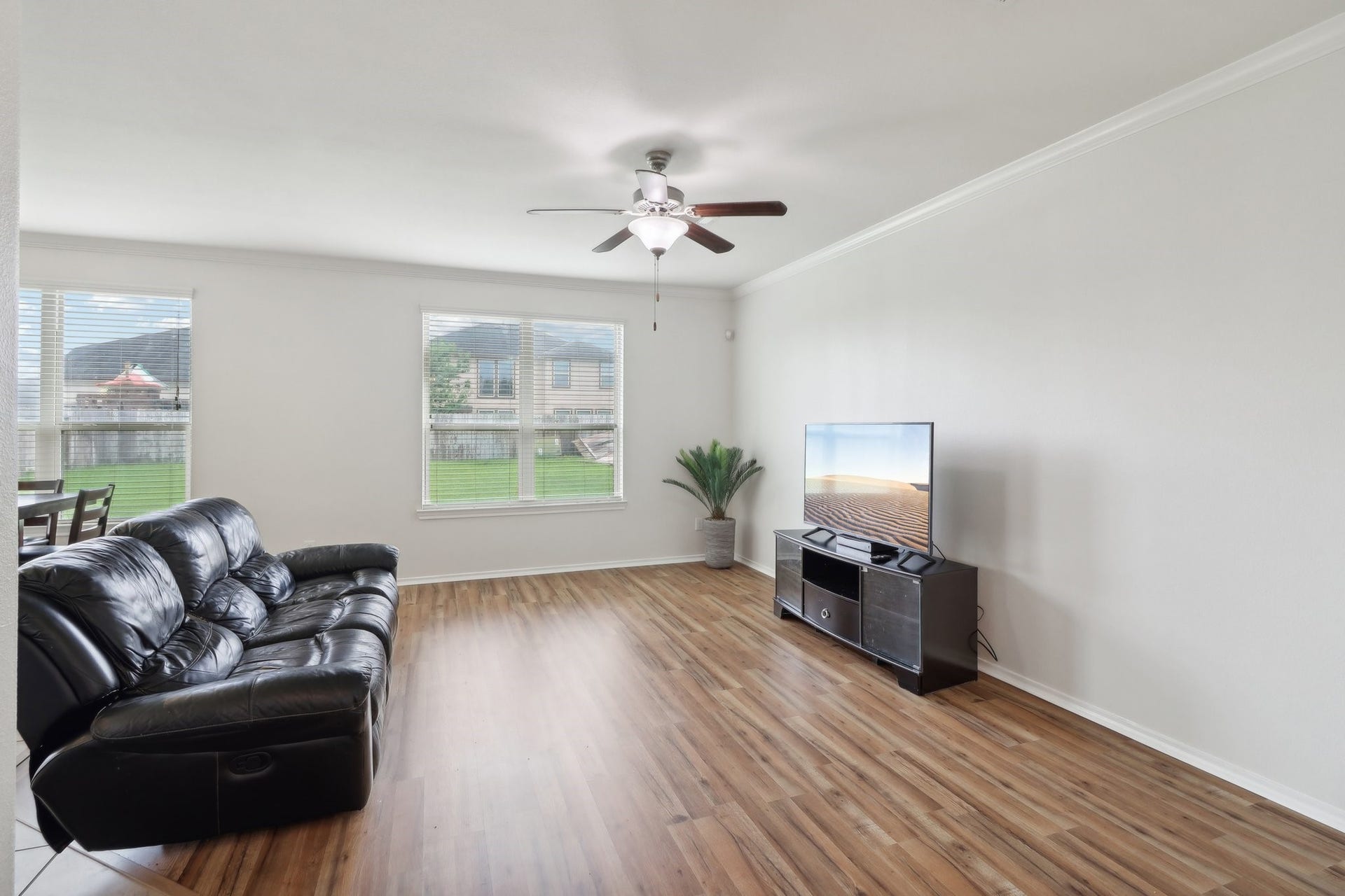 1827 Acorn Glen Trail, Fresno, TX 77545 1827 Acorn Glen Trail, Fresno, TX 77545