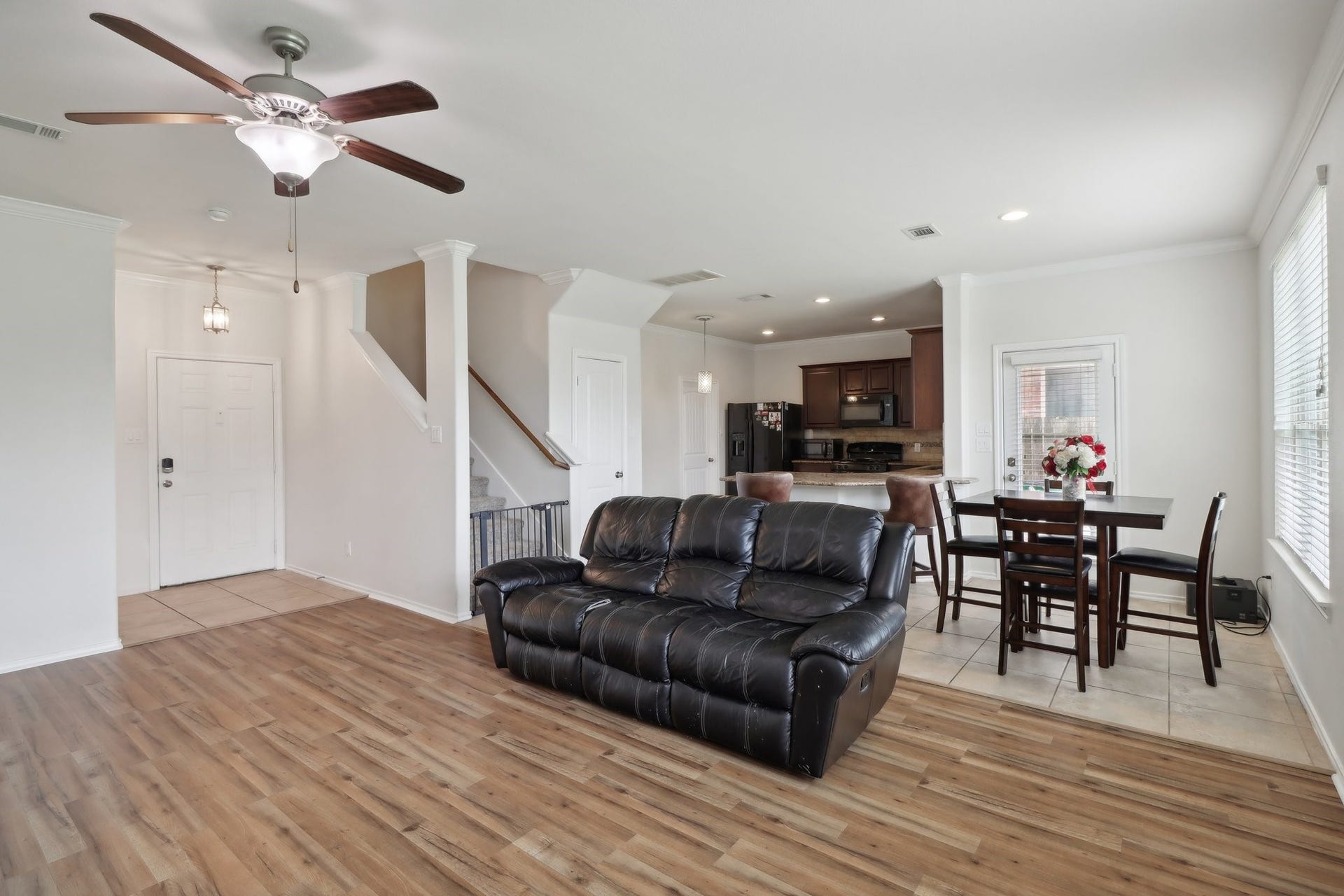 1827 Acorn Glen Trail, Fresno, TX 77545 1827 Acorn Glen Trail, Fresno, TX 77545