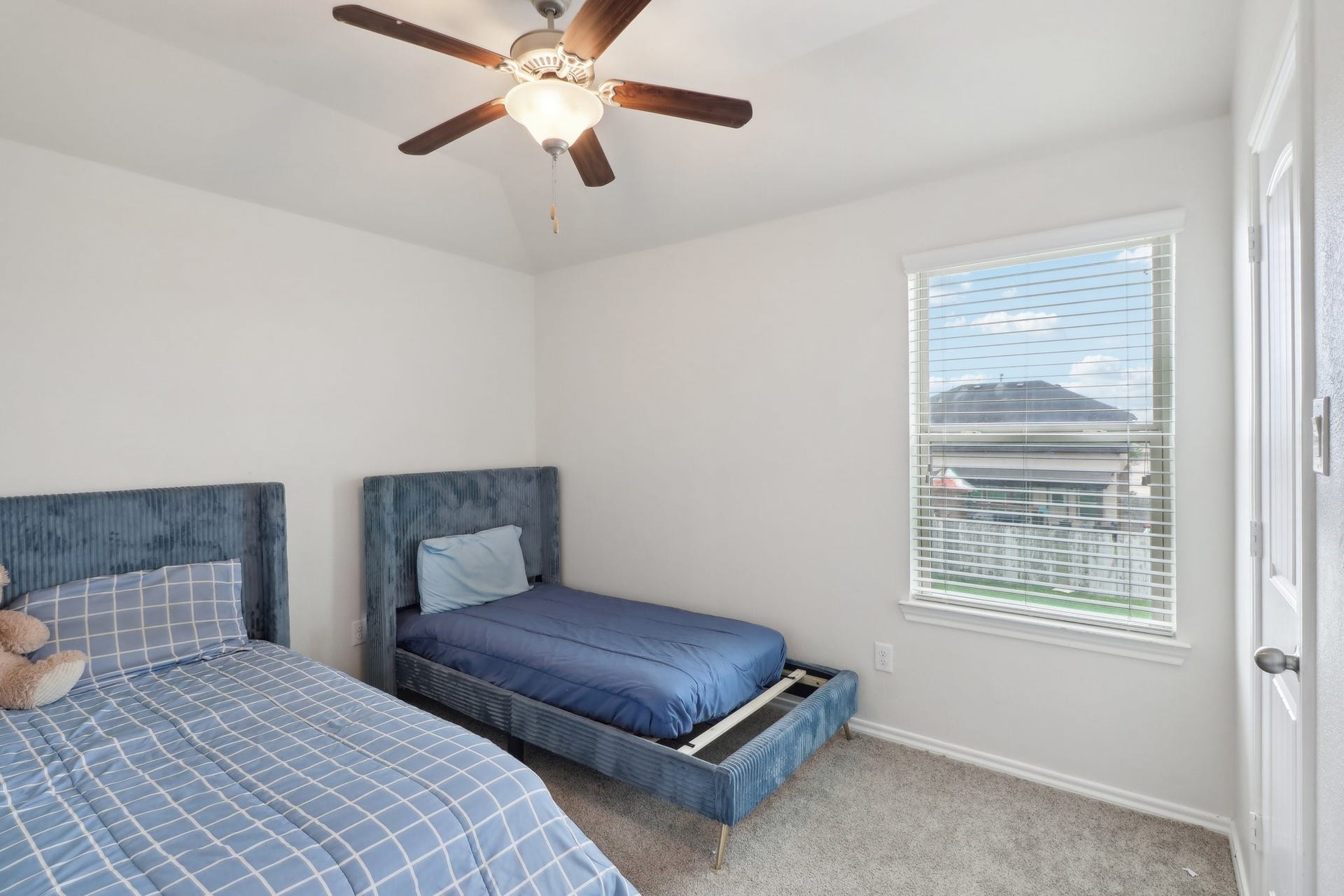 1827 Acorn Glen Trail, Fresno, TX 77545 1827 Acorn Glen Trail, Fresno, TX 77545