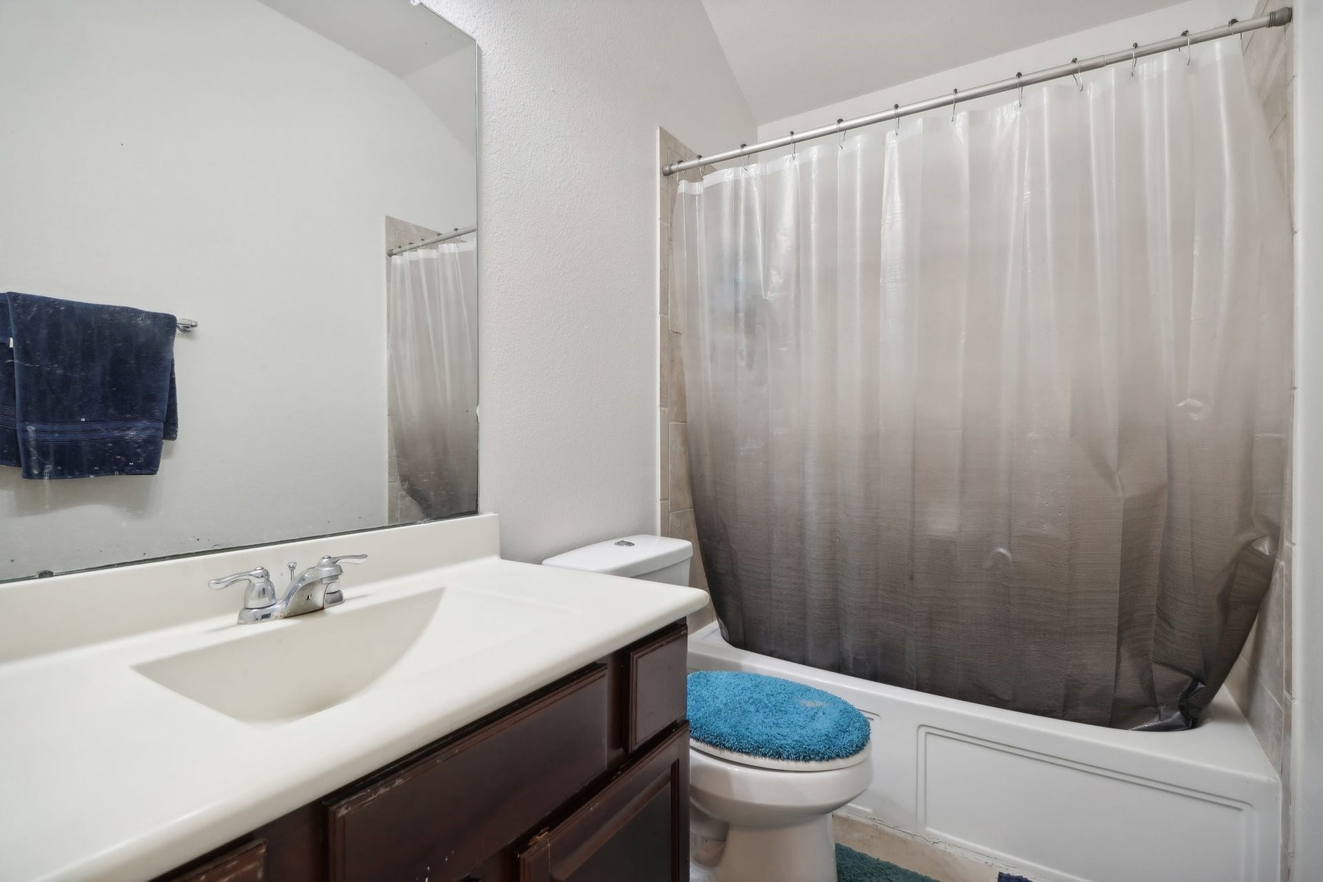1827 Acorn Glen Trail, Fresno, TX 77545 1827 Acorn Glen Trail, Fresno, TX 77545