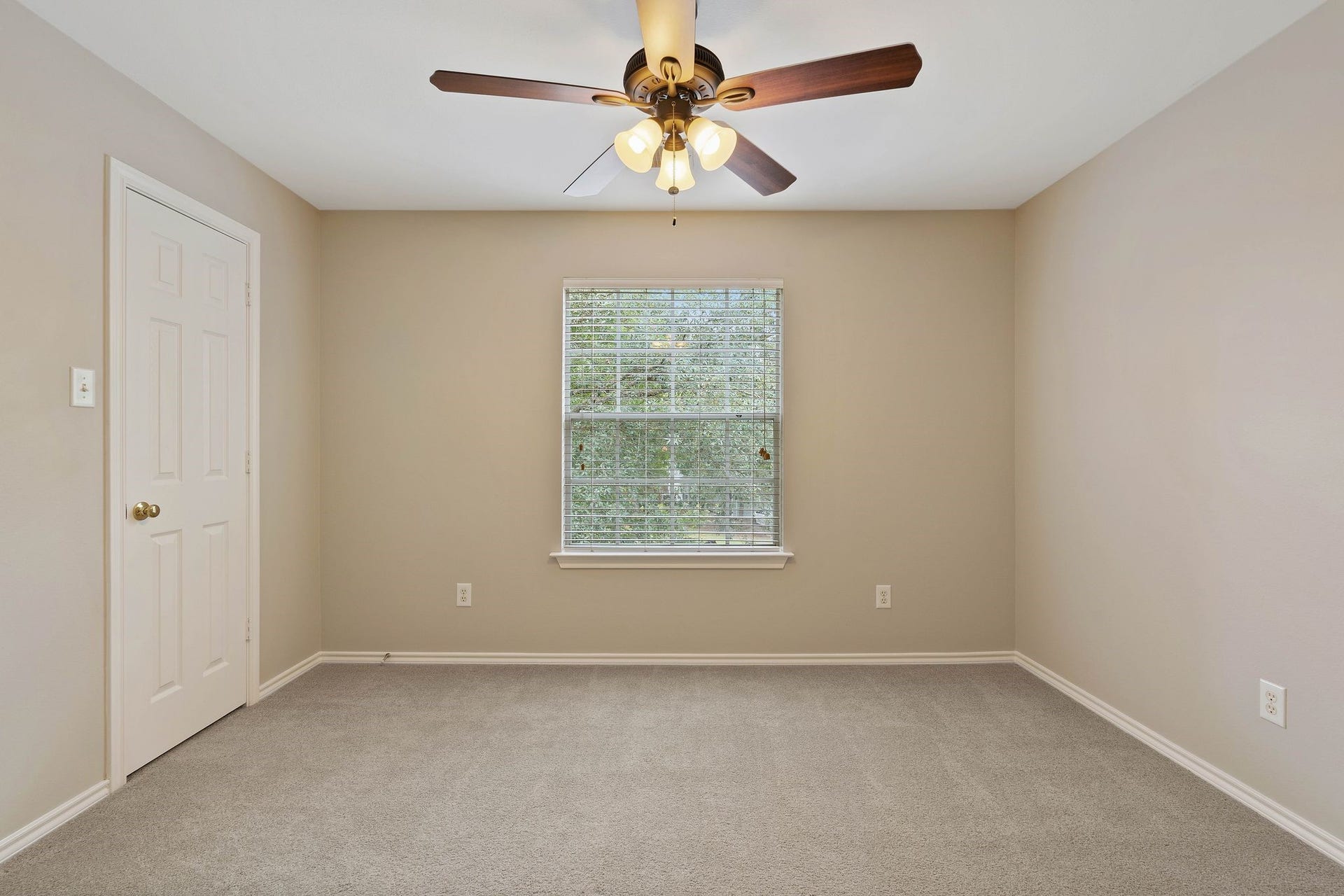 50 Leafstalk Court, The Woodlands, TX 77382 bedroom