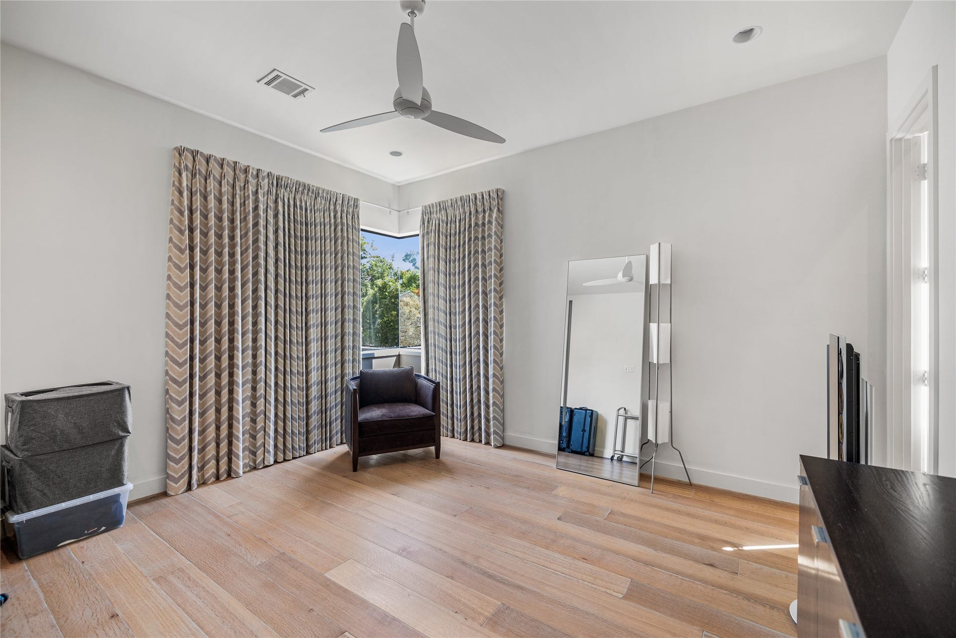 2608 Barbara Lane, Houston, TX 77005 The third secondary bedroom upstairs, currently used for storage, also offers a private en-suite bath.