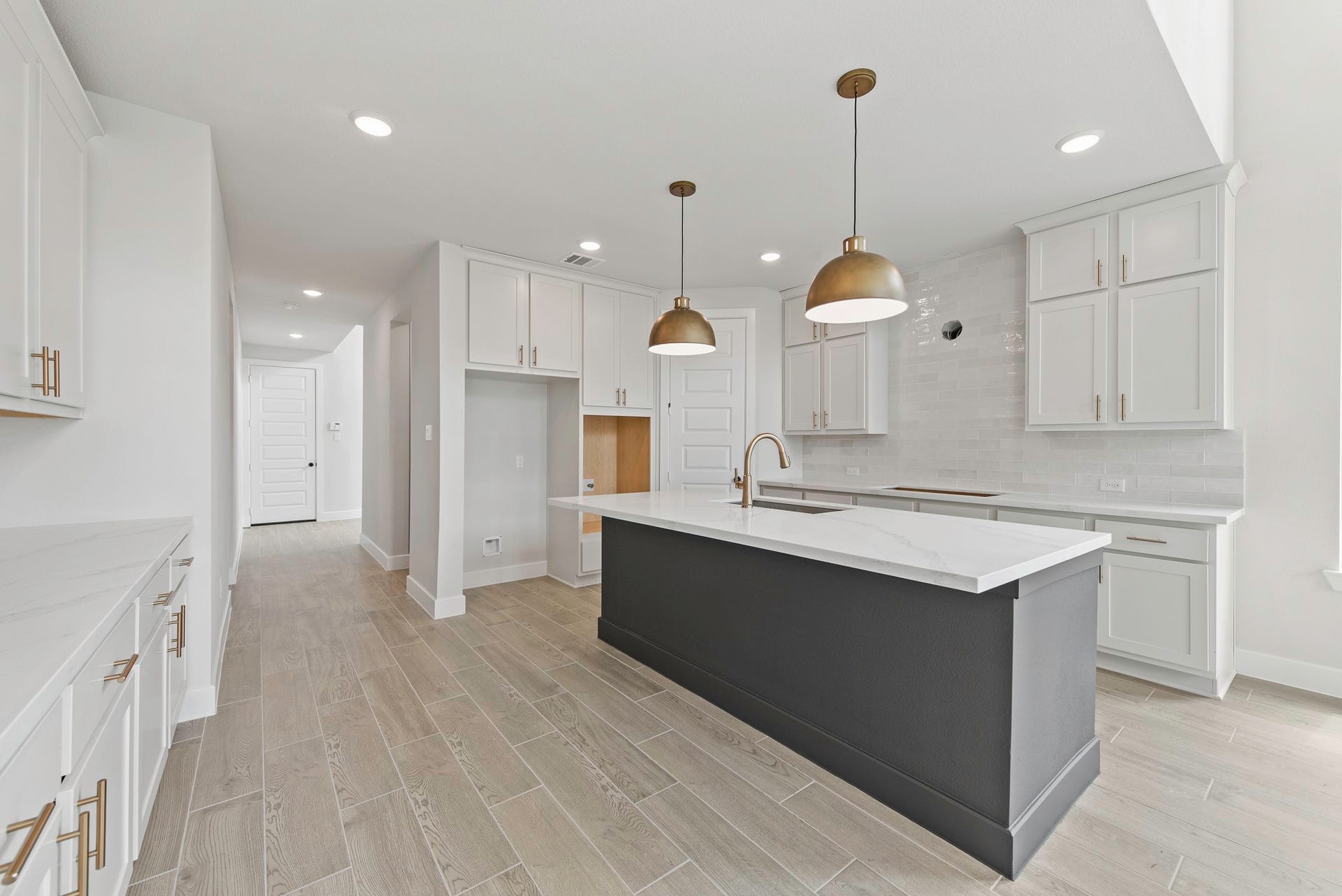 7807 Clover Gully Lane, Katy, TX 77493 Representative image; features, selections and colors may vary.