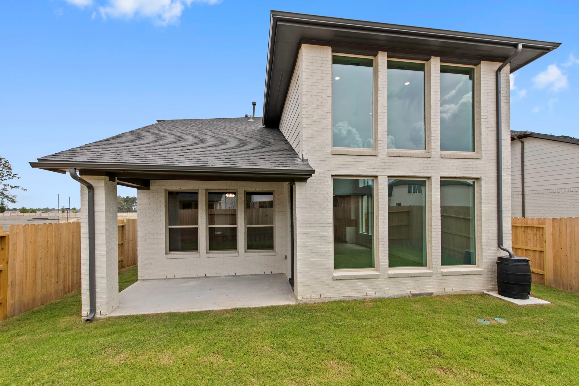 7807 Clover Gully Lane, Katy, TX 77493 Representative image; features, selections and colors may vary.