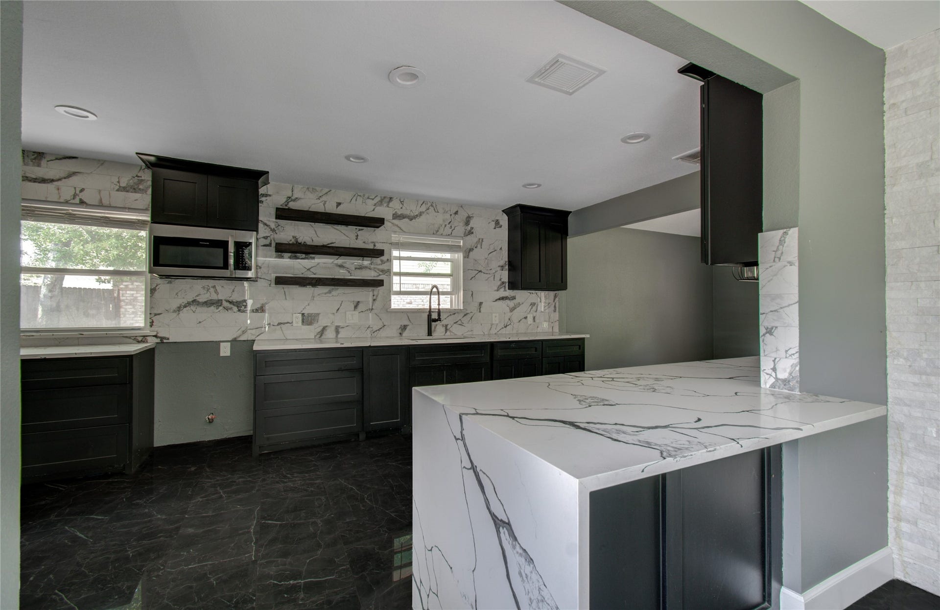8103 Schaffer Lane, Houston, TX 77070 8103 Schaffer Lane, Houston, TX 77070