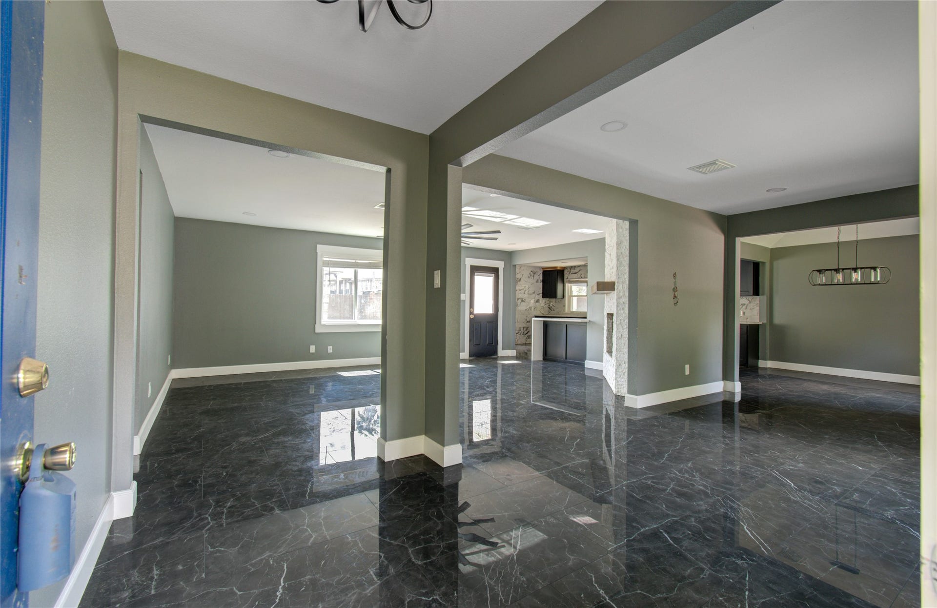8103 Schaffer Lane, Houston, TX 77070 View of from entryway