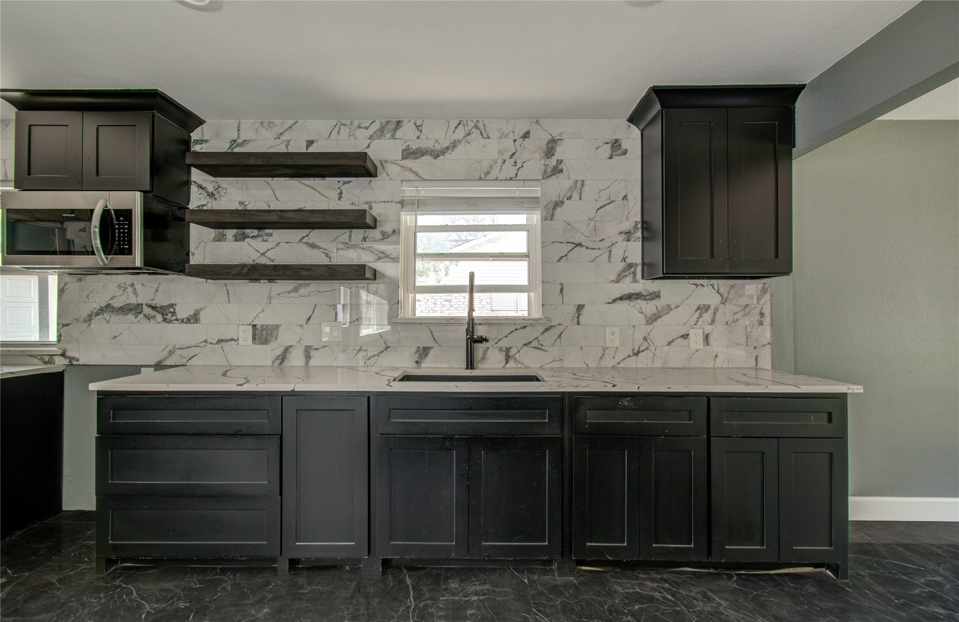 8103 Schaffer Lane, Houston, TX 77070 8103 Schaffer Lane, Houston, TX 77070