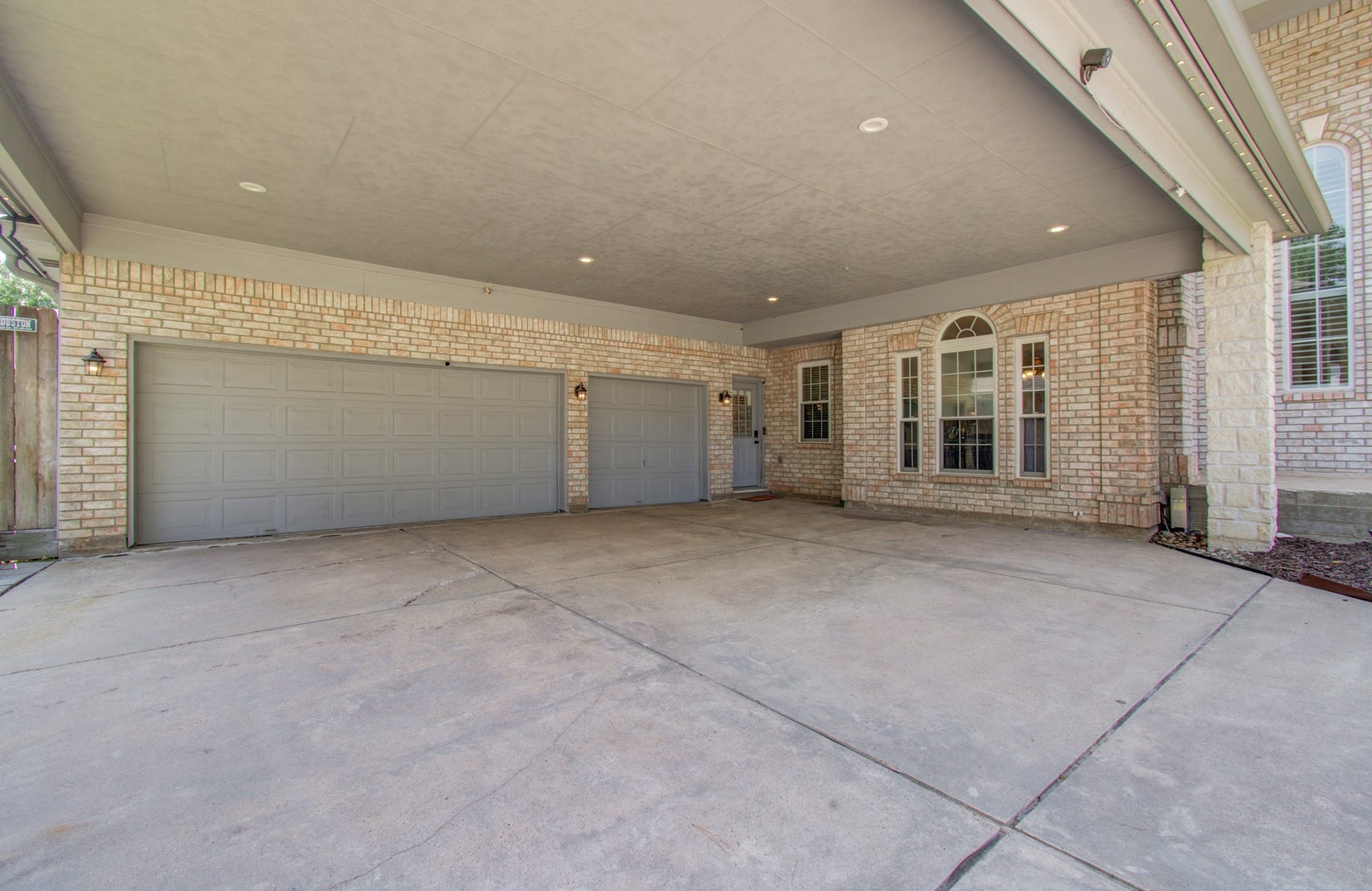 14142 Champion Village Drive, Houston, TX 77069
