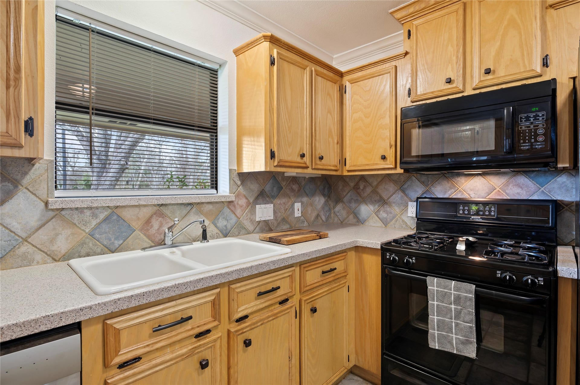 2517 Avenue L, Santa Fe, TX 77510 2517 Avenue L, Santa Fe, TX 77510