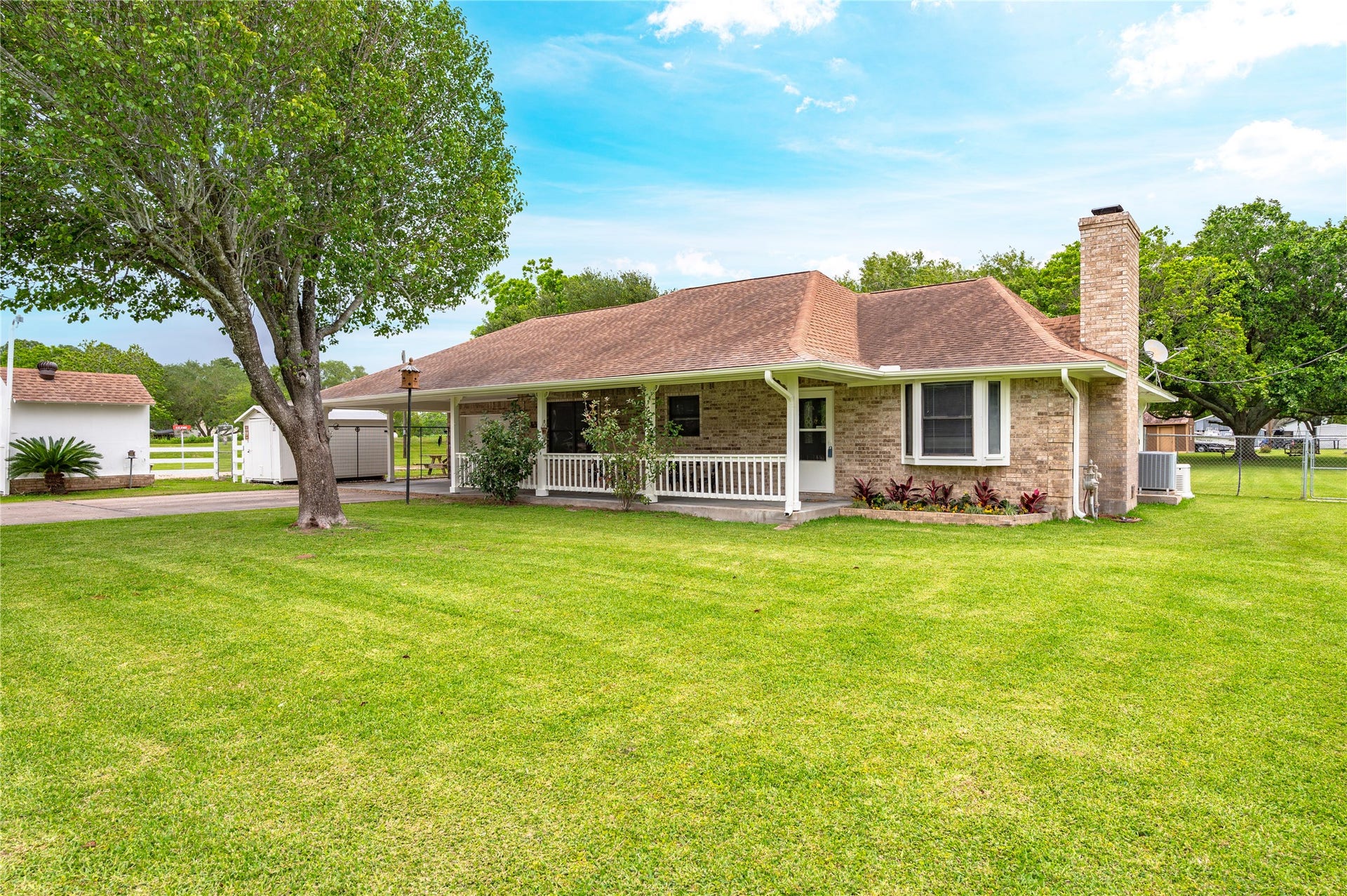2517 Avenue L, Santa Fe, TX 77510 Front Elevation