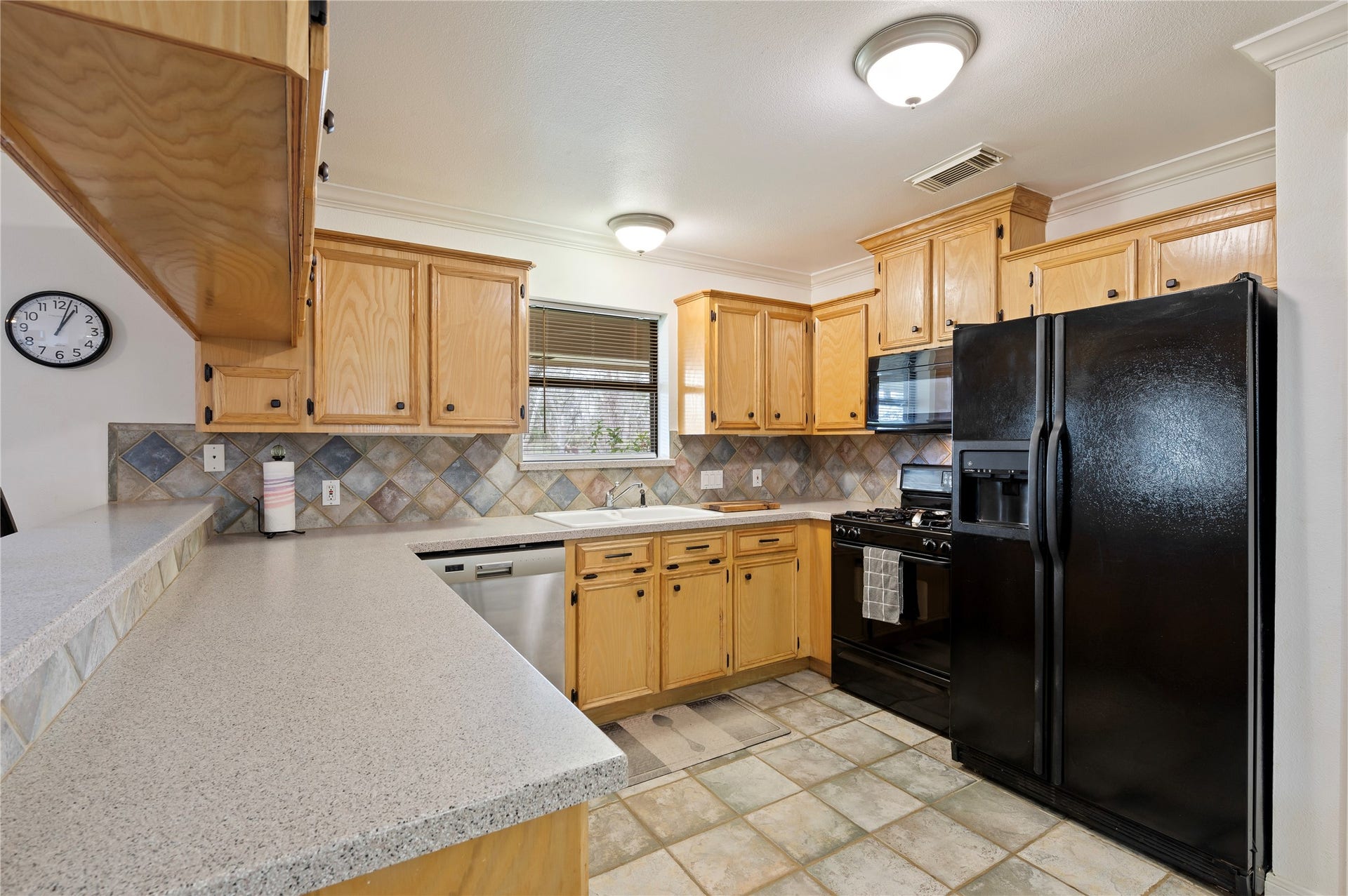 2517 Avenue L, Santa Fe, TX 77510 Kitchen