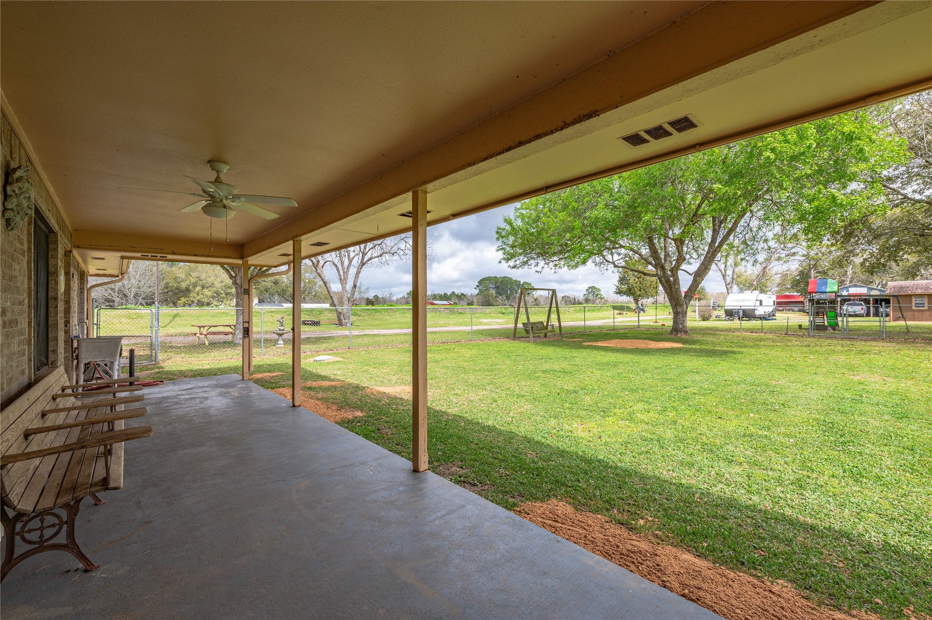 2517 Avenue L, Santa Fe, TX 77510 Back Porch Sitting