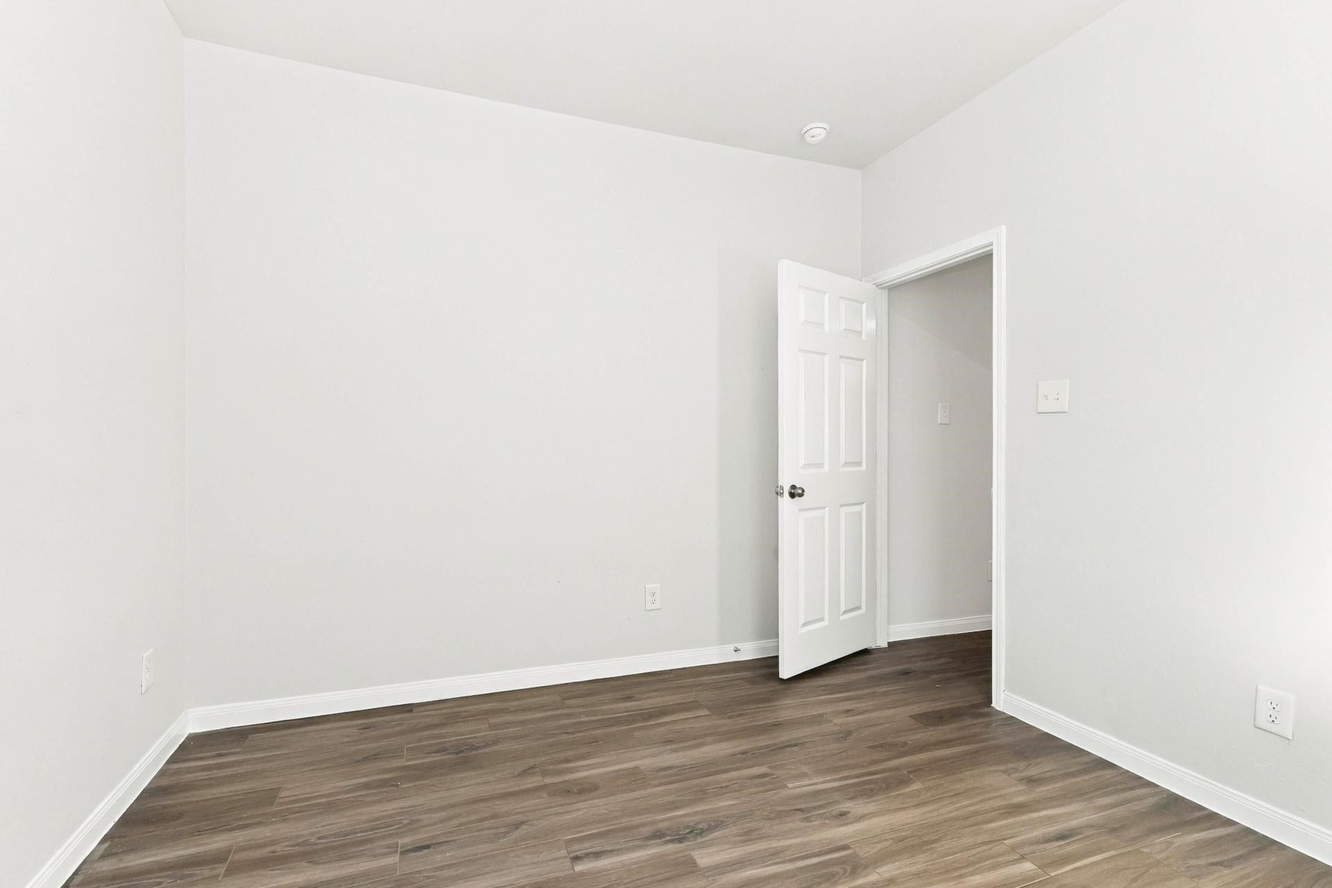 2443 Jonahs Way, Houston, TX 77073 Photos may be representative of the floor plan and not the exact home. Finishes, layout, and features of the actual property for lease may vary.
