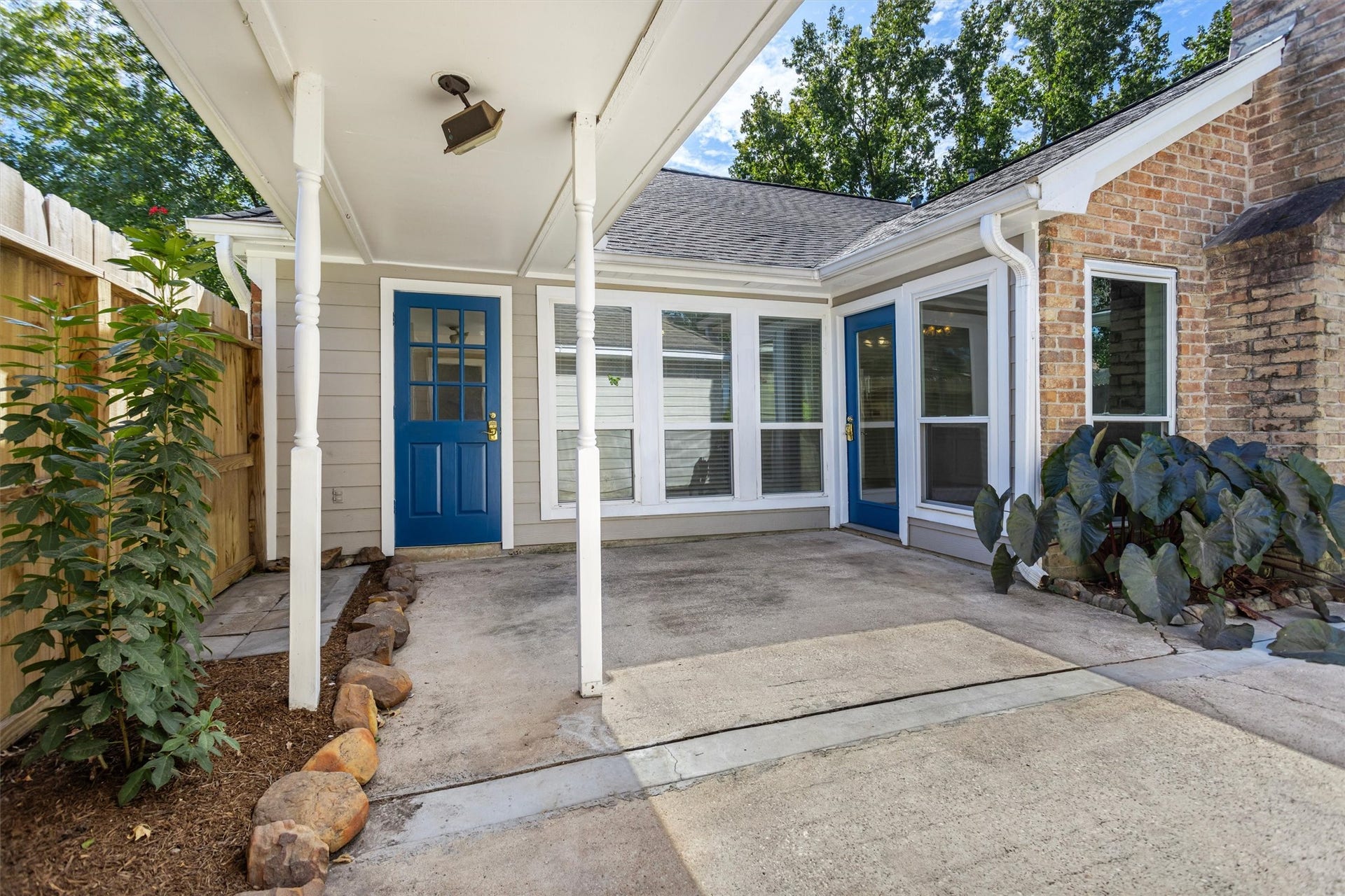 6502 Castle Lane Drive, Houston, TX 77066 Backyard