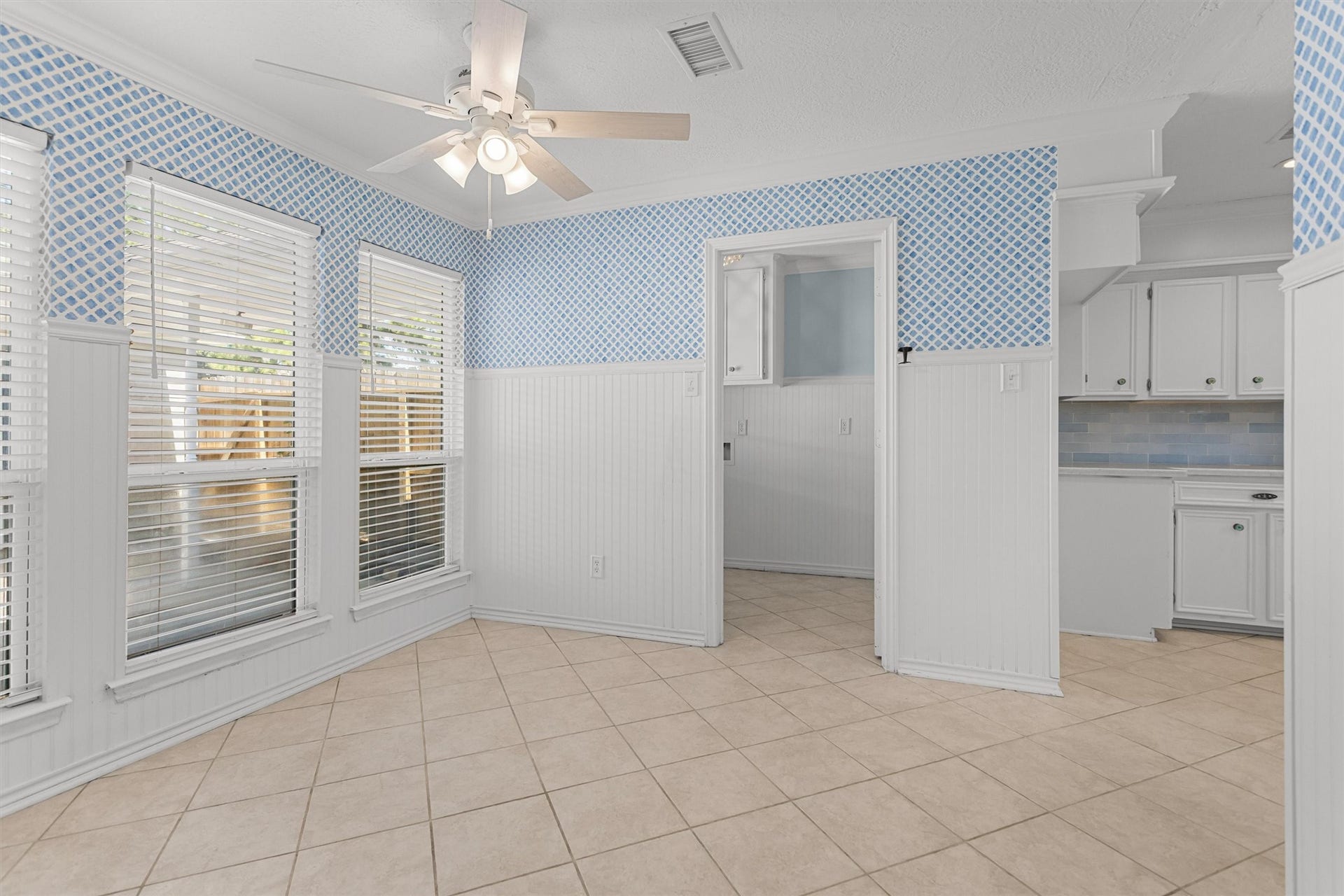 6502 Castle Lane Drive, Houston, TX 77066 Breakfast room with Wainscoting and Double-paned Windows
