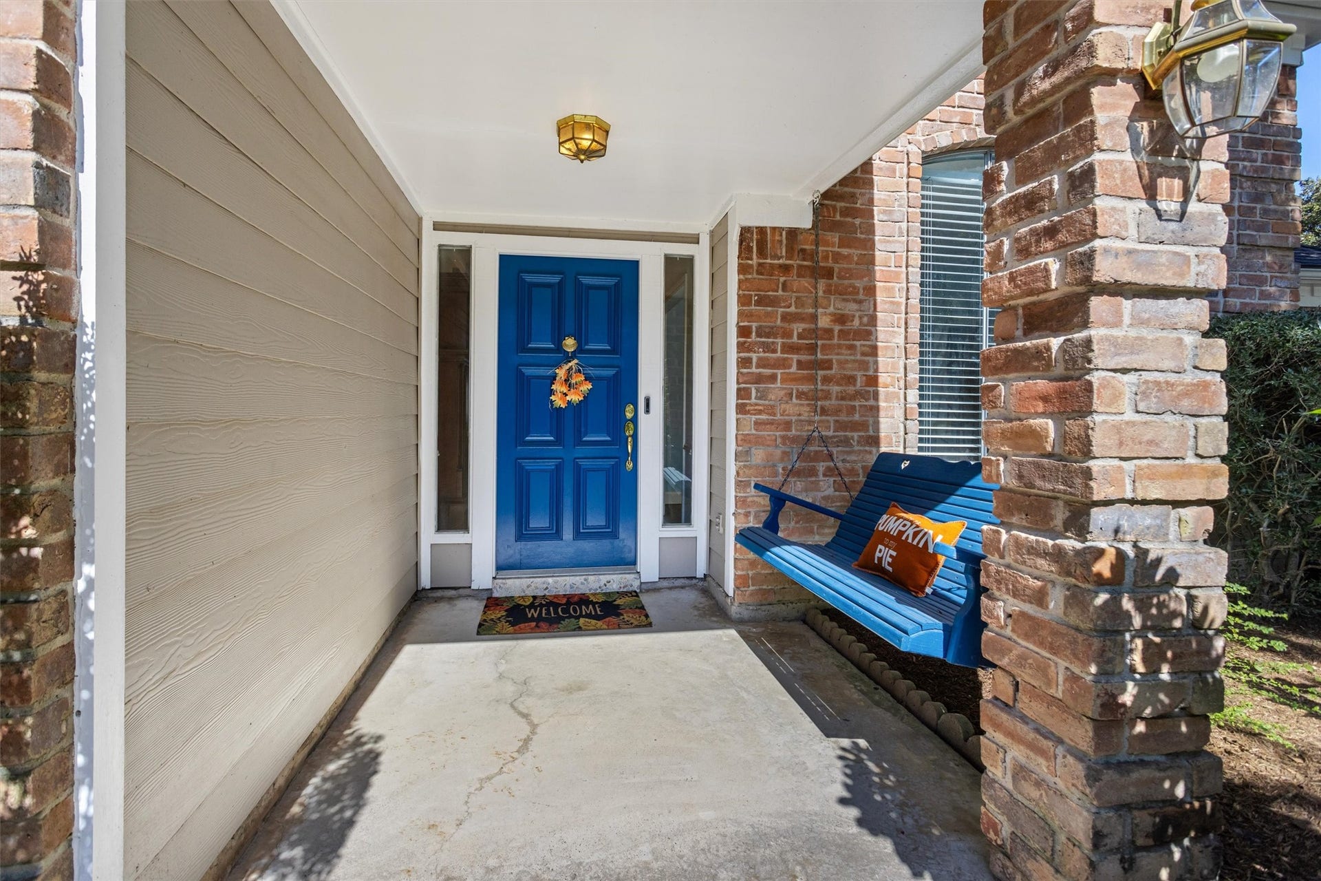6502 Castle Lane Drive, Houston, TX 77066 Covered Front Entry with Porch Swing