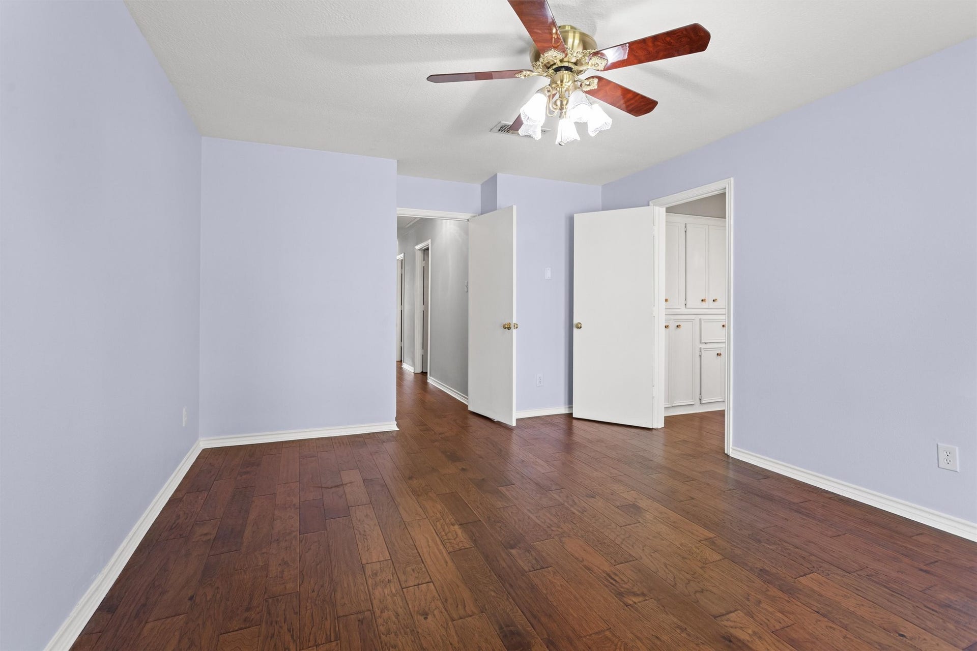 6502 Castle Lane Drive, Houston, TX 77066 Primary Bedroom