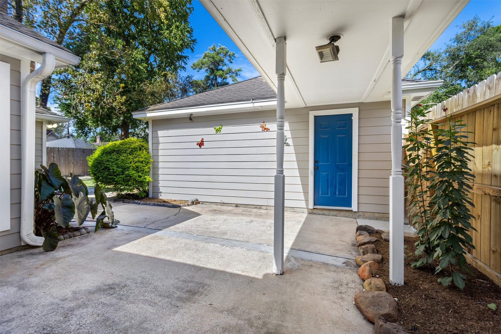 6502 Castle Lane Drive, Houston, TX 77066 Backyard