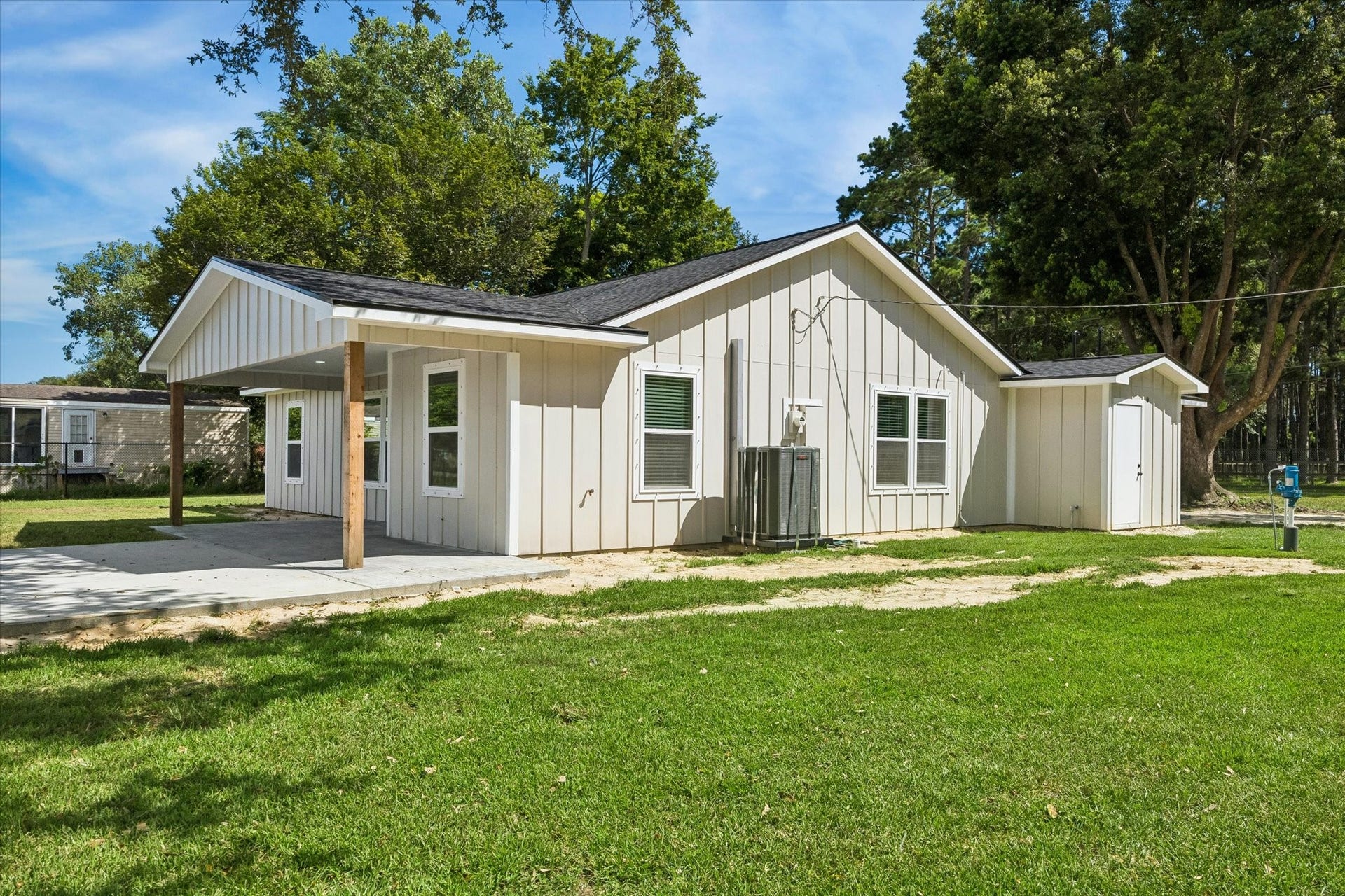 1190 County Road 146, Alvin, TX 77511