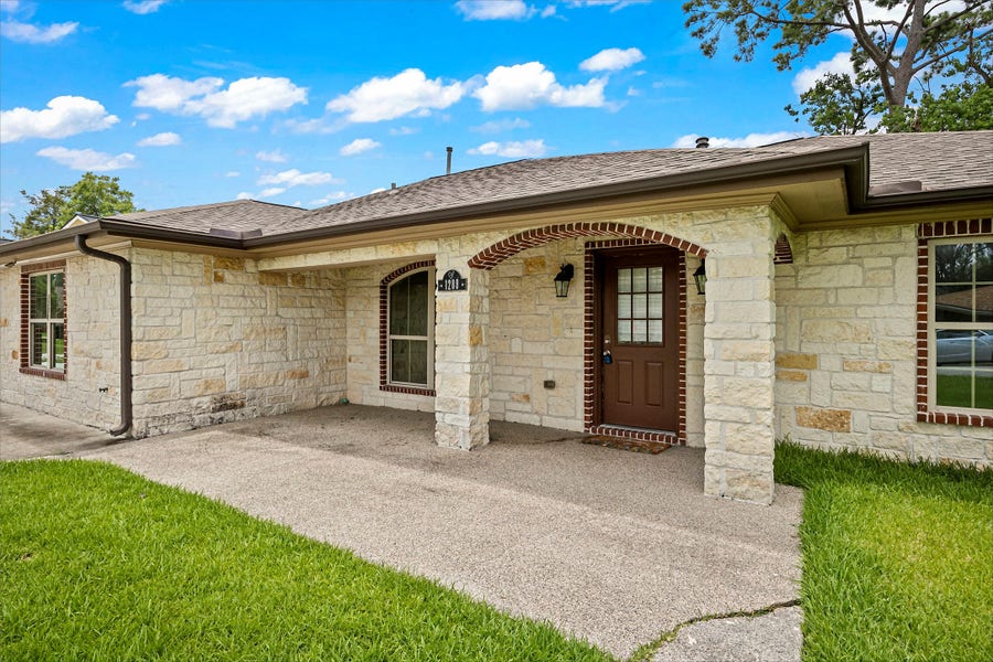 Property photo for 1209 Dogwood Drive, Pasadena, TX