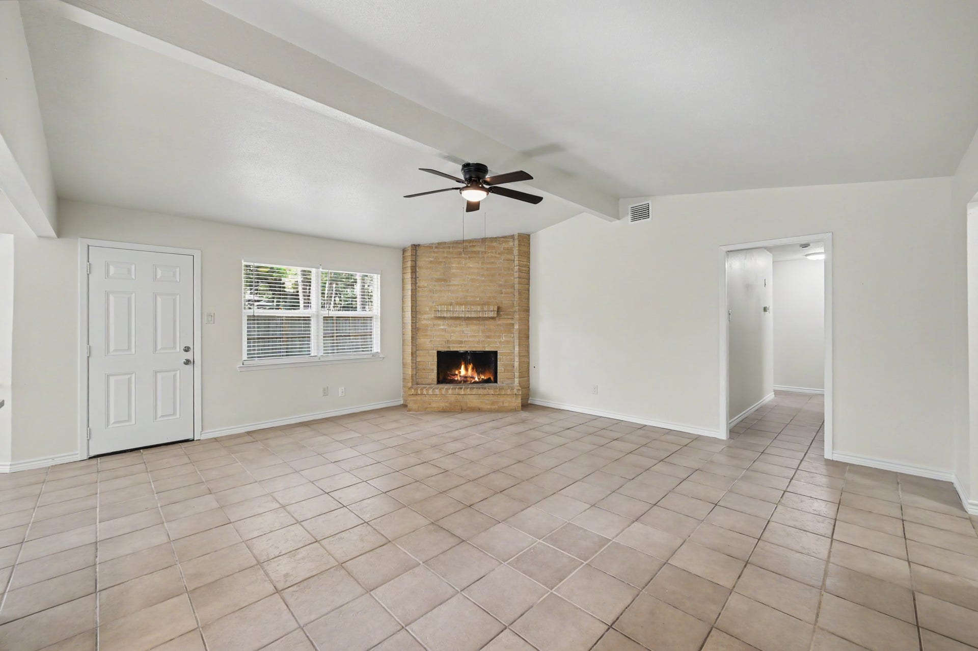 1 Pineash Court, The Woodlands, TX 77381