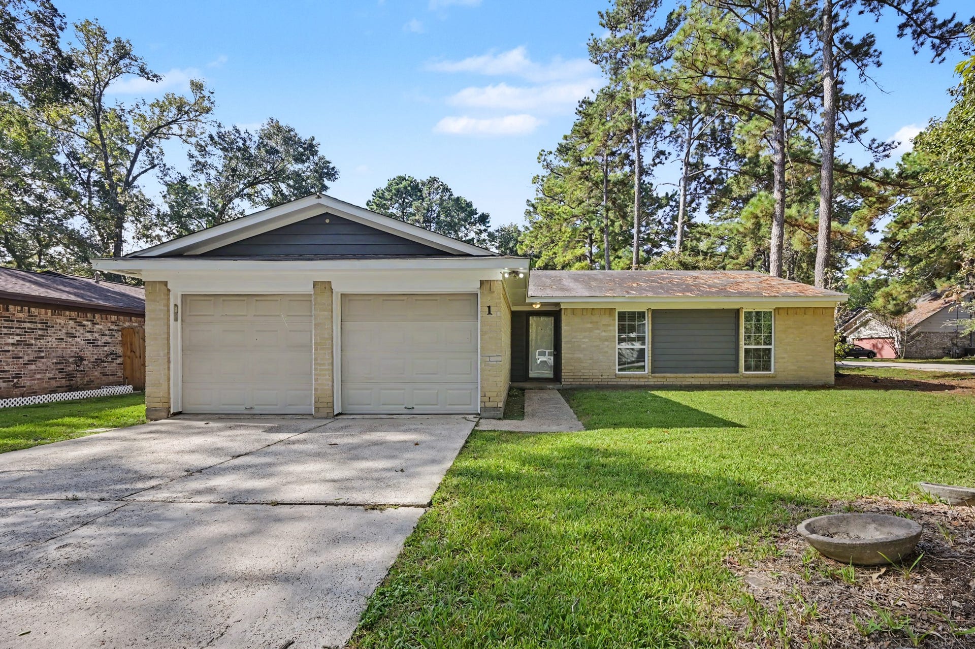 1 Pineash Court, The Woodlands, TX 77381