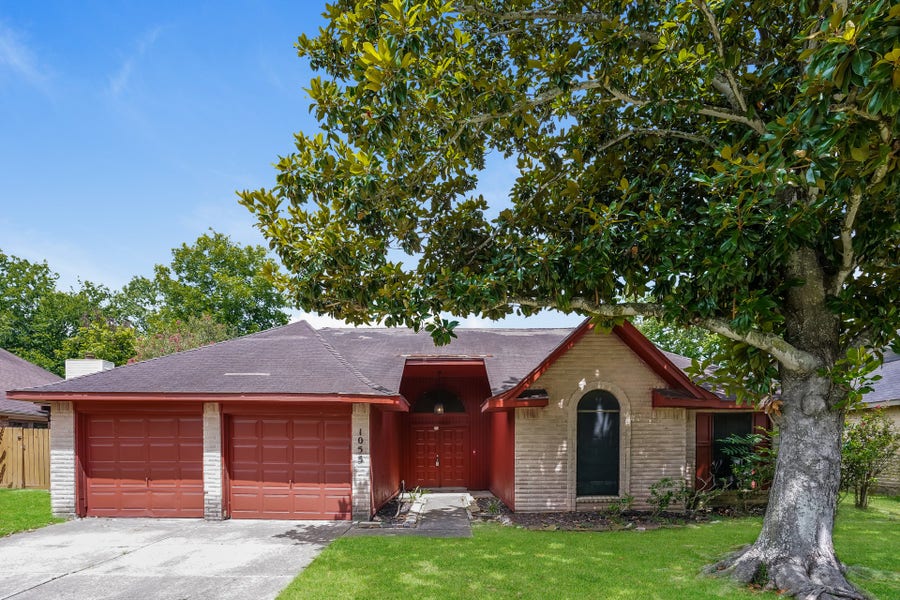Property photo for 1055 Margate Drive, Pearland, TX