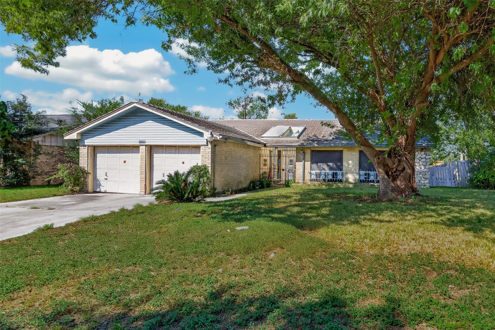 5435 Tavenor Lane, Houston, TX 77048