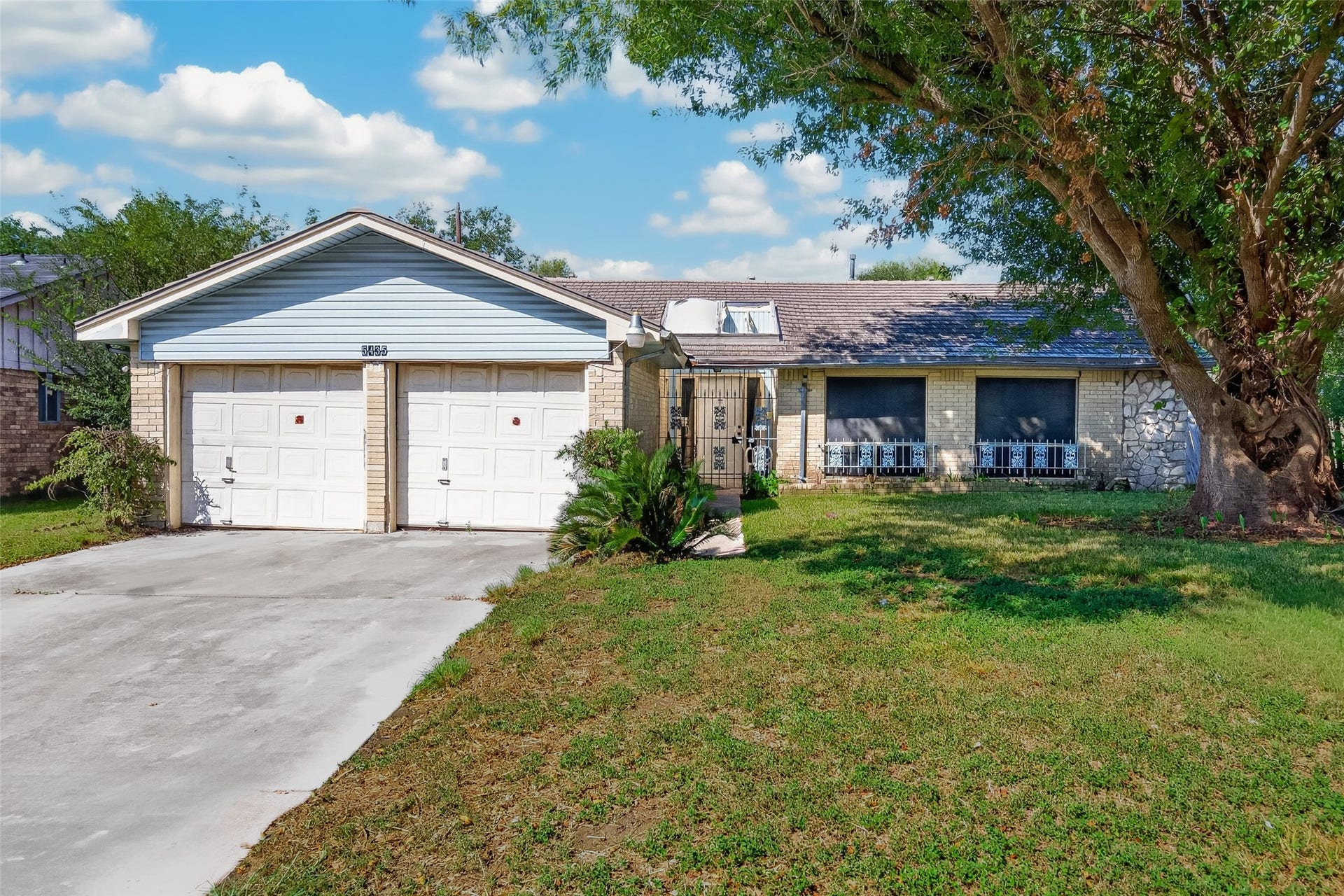 5435 Tavenor Lane, Houston, TX 77048