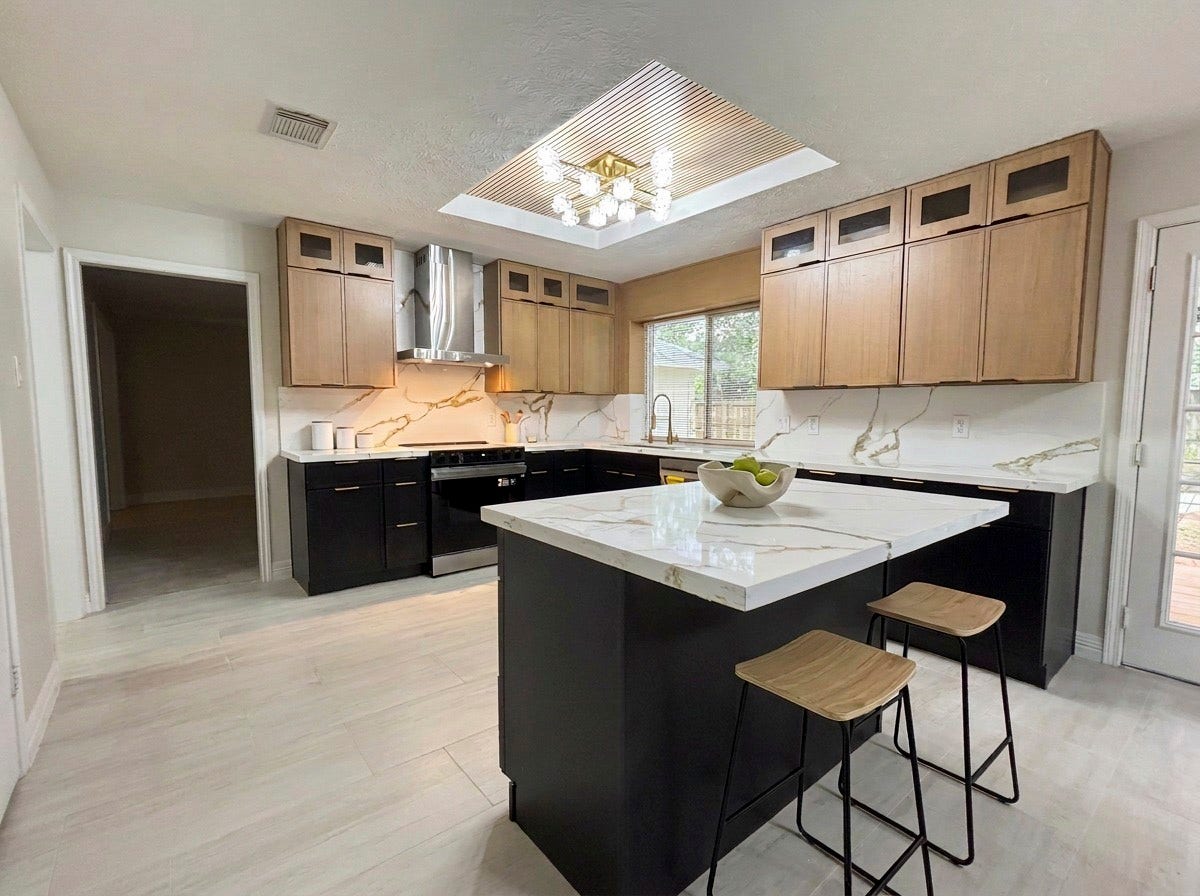 2106 Cherry Hills Drive, League City, TX 77573 Removable kitchen island( virtually staged).