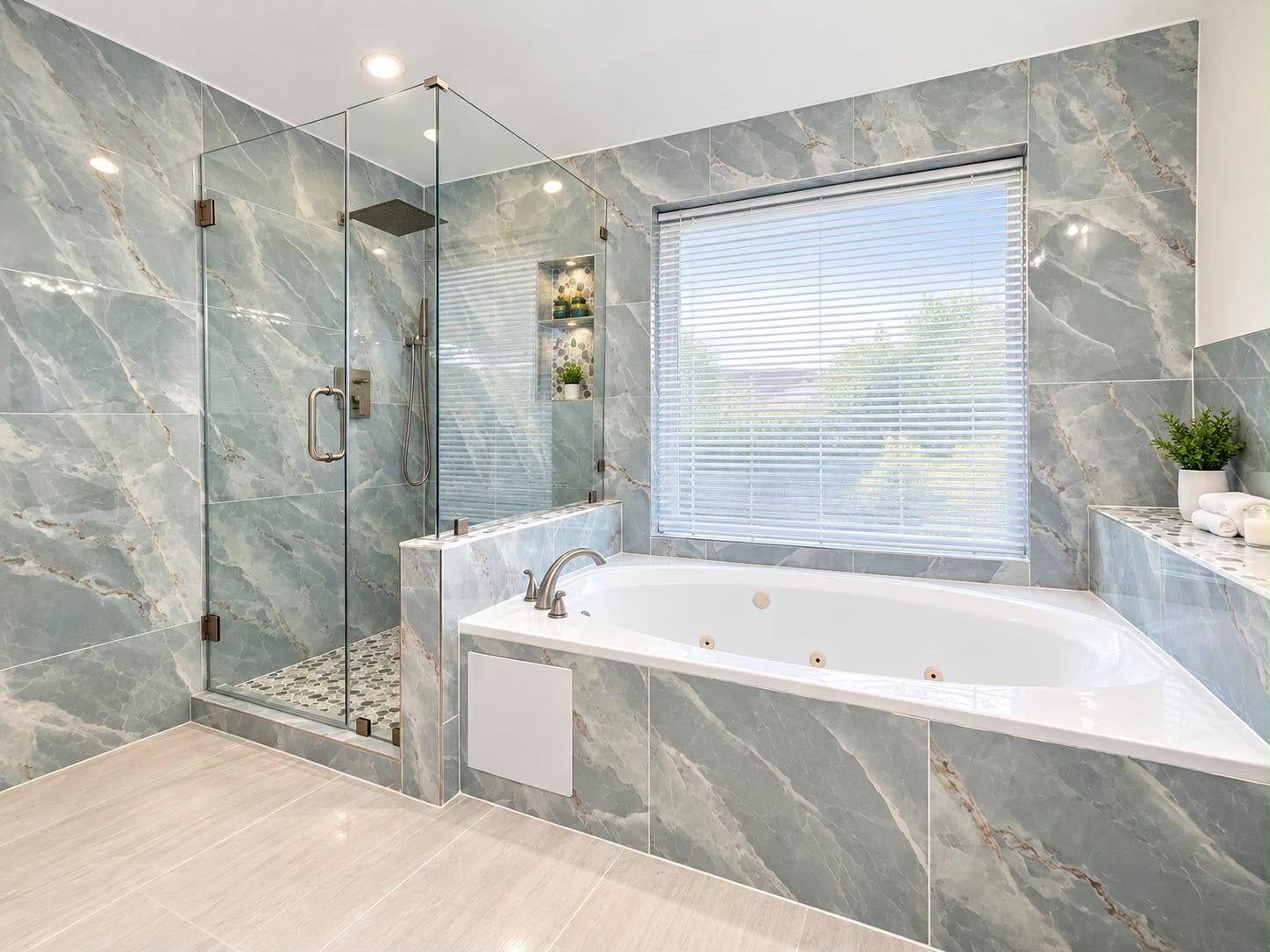 2106 Cherry Hills Drive, League City, TX 77573 Primary bathroom.
