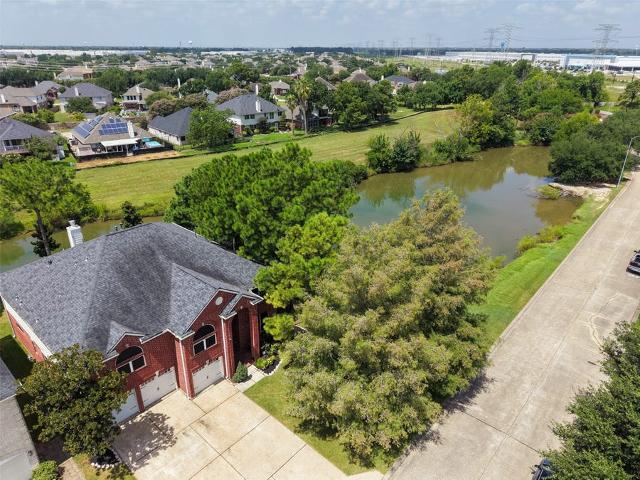 Property photo for 7819 Heron Lakes Drive, Houston, TX