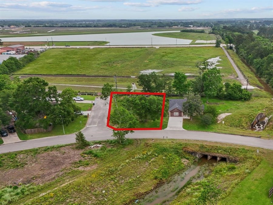 Property photo for 303 Barnacle Drive, Crosby, TX