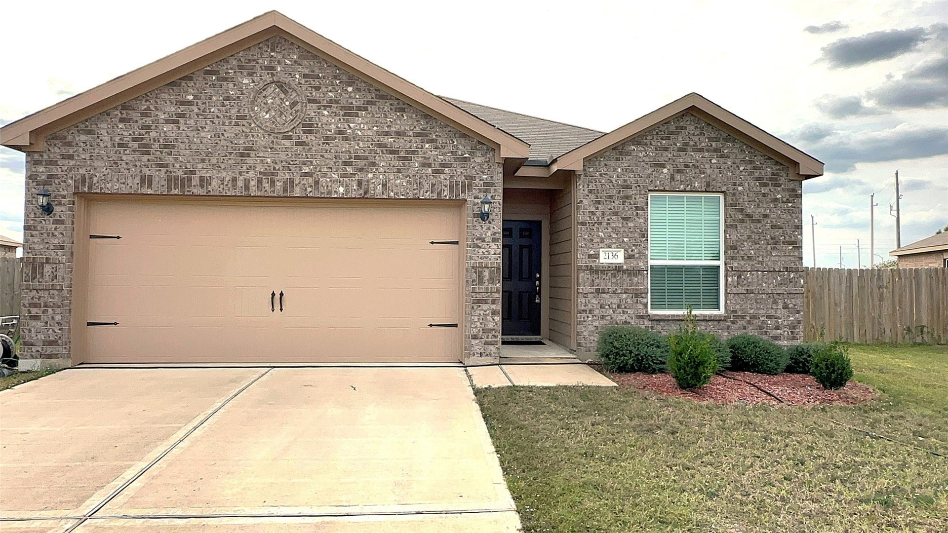 2136 Mule Ridge Drive, Katy, TX 77493 2136 Mule Ridge Drive, Katy, TX 77493
