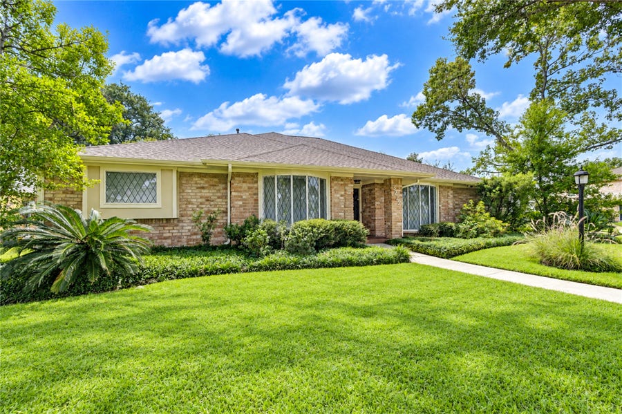 Property photo for 3222 La Quinta Drive, Missouri City, TX