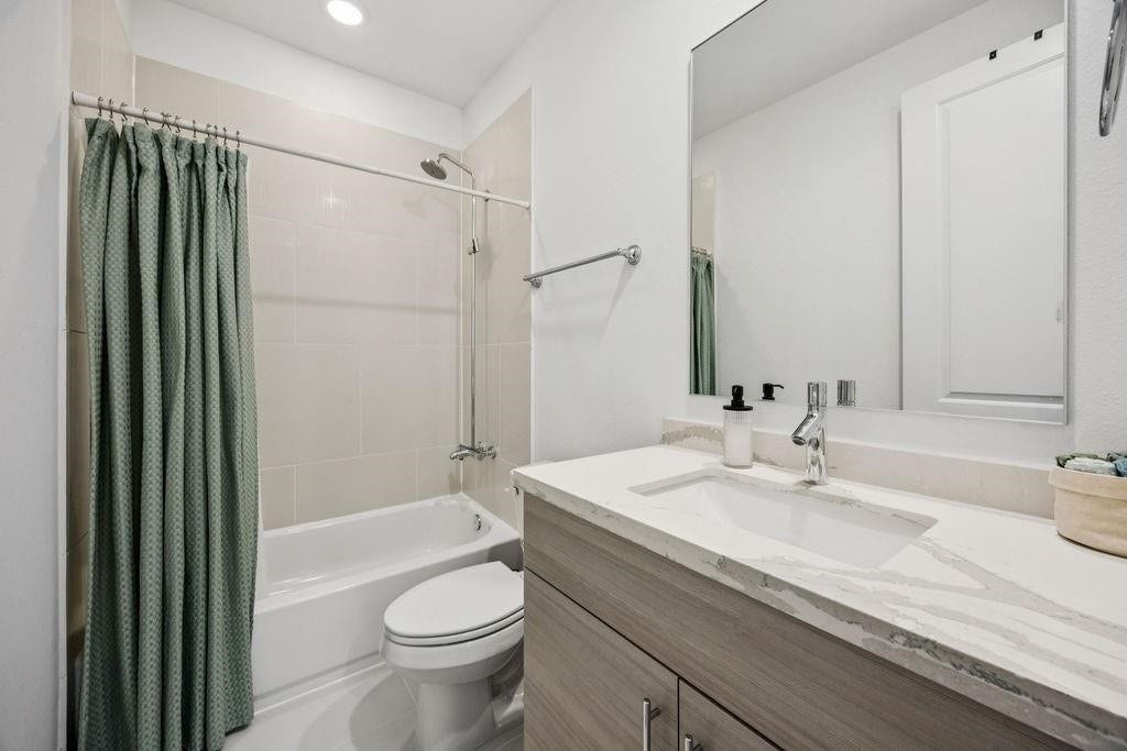 808 Cage Street, Houston, TX 77020 808 Cage Street, Houston, TX 77020