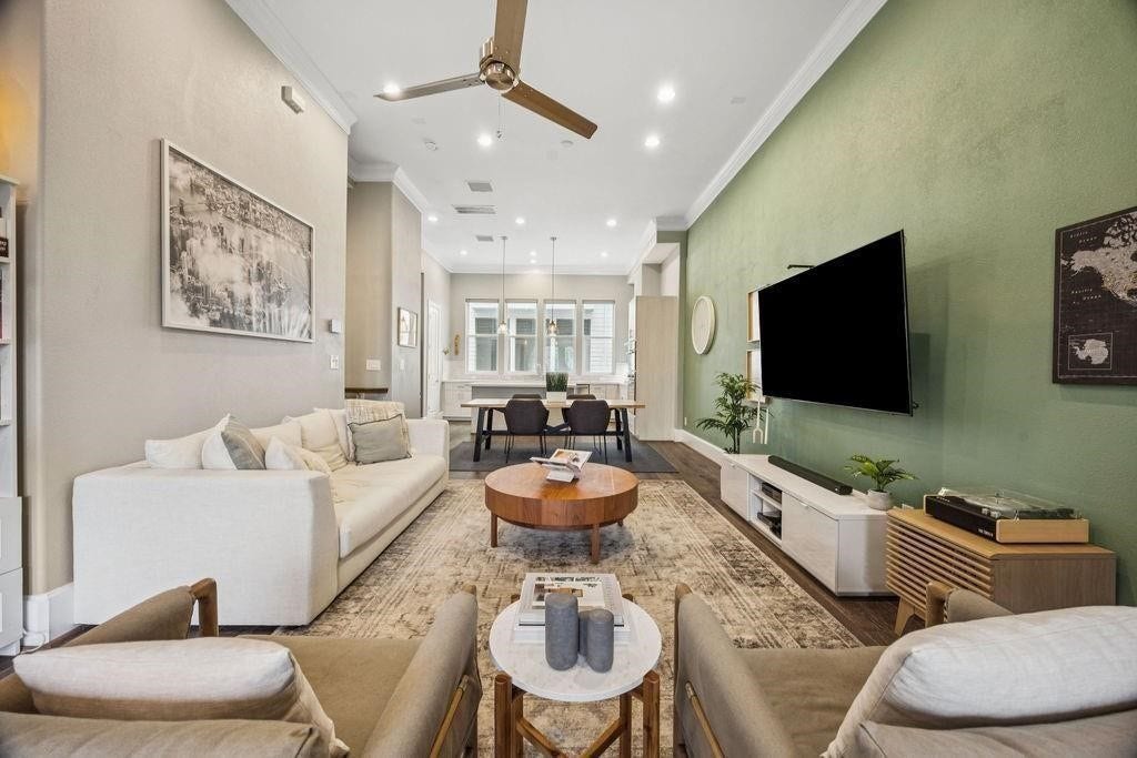 808 Cage Street, Houston, TX 77020 808 Cage Street, Houston, TX 77020