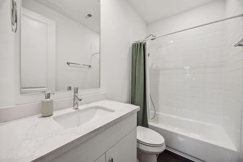 808 Cage Street, Houston, TX 77020 808 Cage Street, Houston, TX 77020