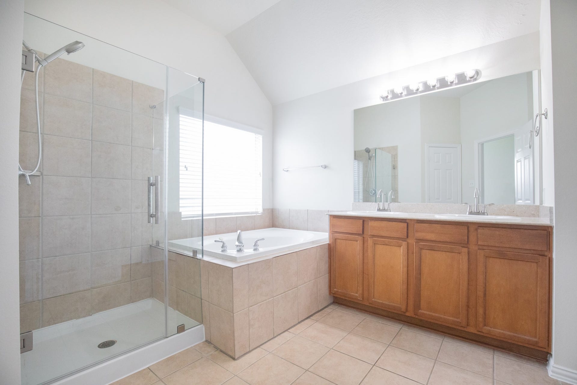 8802 Rocky Knoll Lane, Rosenberg, TX 77469 Updated shower of primary master bedroom
