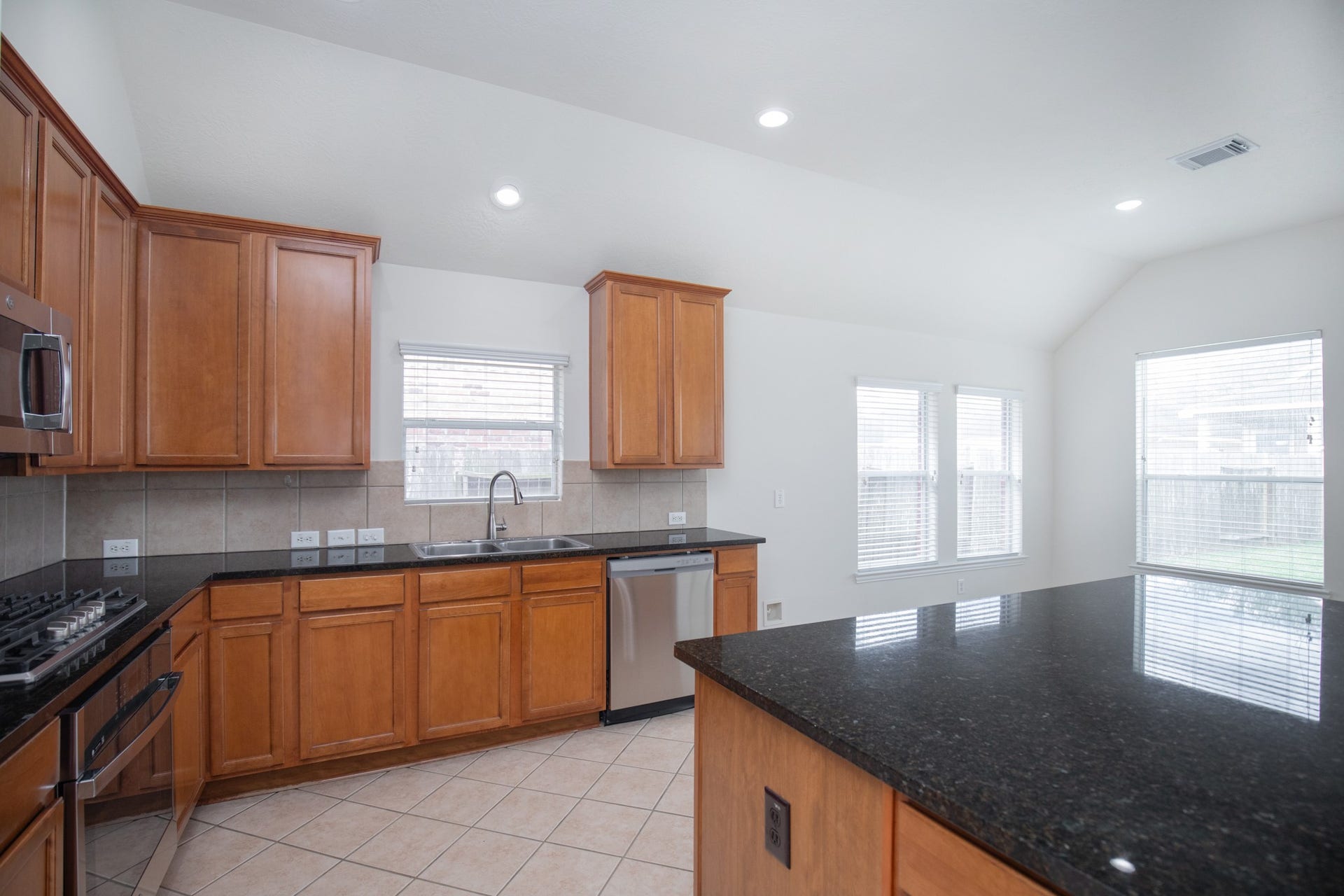 8802 Rocky Knoll Lane, Rosenberg, TX 77469 8802 Rocky Knoll Lane, Rosenberg, TX 77469