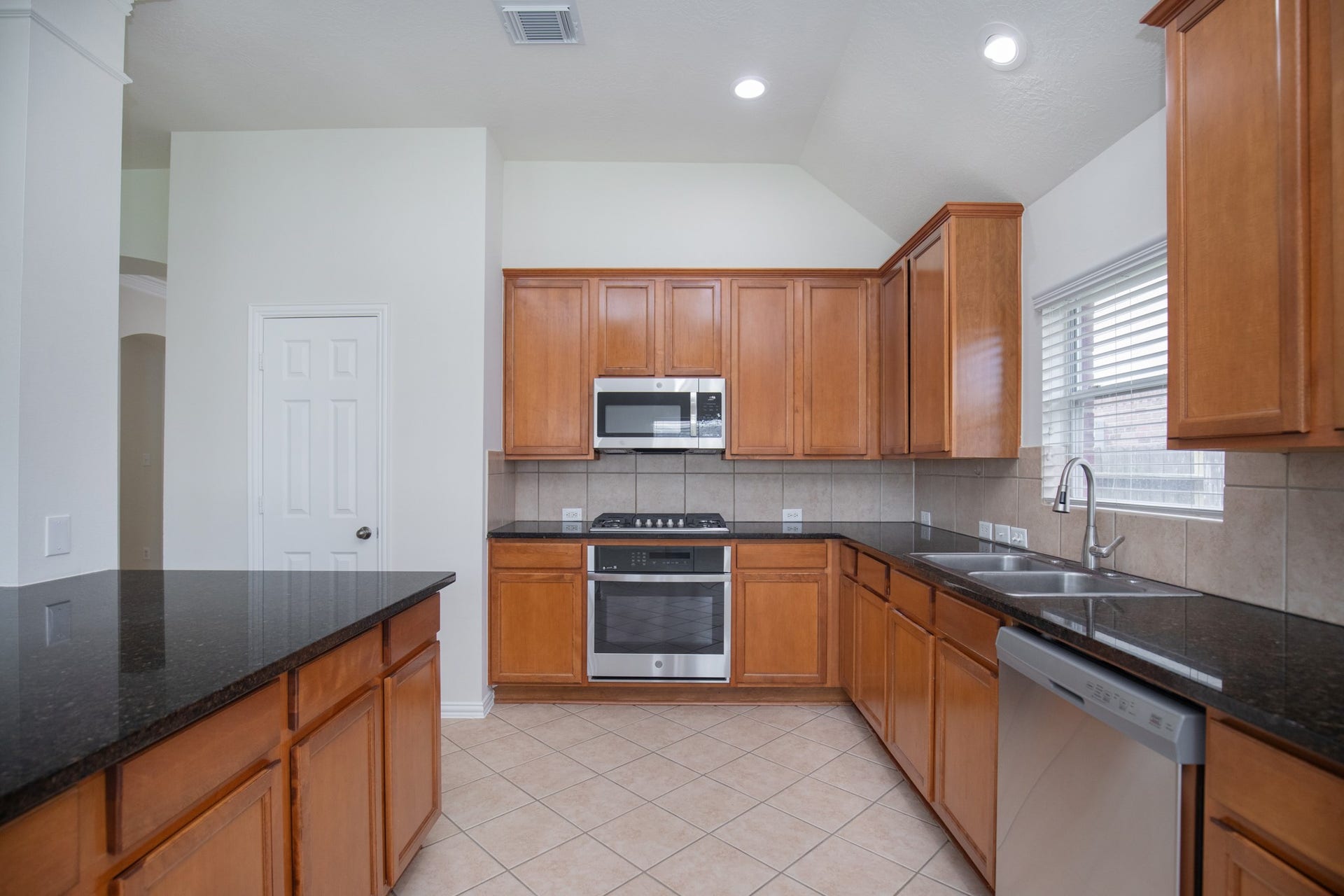 8802 Rocky Knoll Lane, Rosenberg, TX 77469 8802 Rocky Knoll Lane, Rosenberg, TX 77469