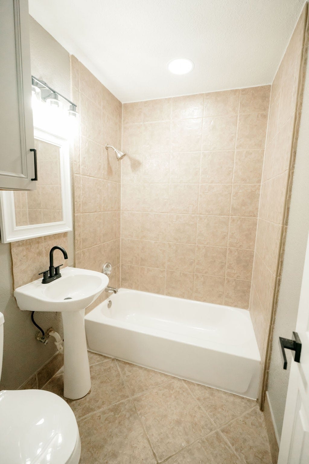 1308 N Rock Island Street, Angleton, TX 77515 1308 N Rock Island Street, Angleton, TX 77515